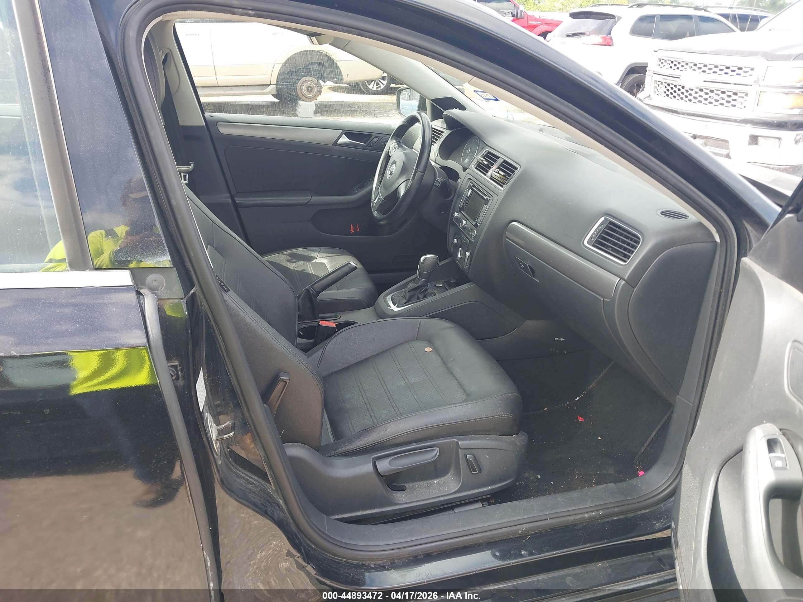 VOLKSWAGEN JETTA image 5
