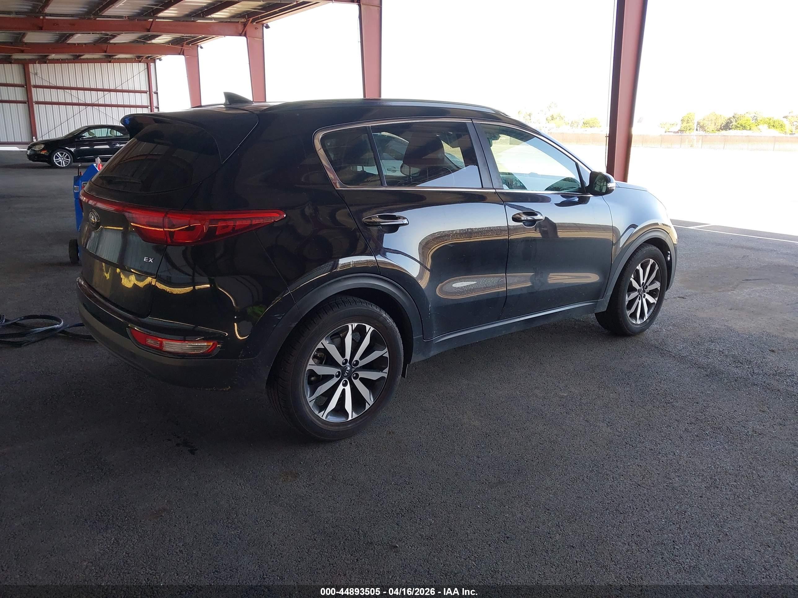 KIA SPORTAGE image 4