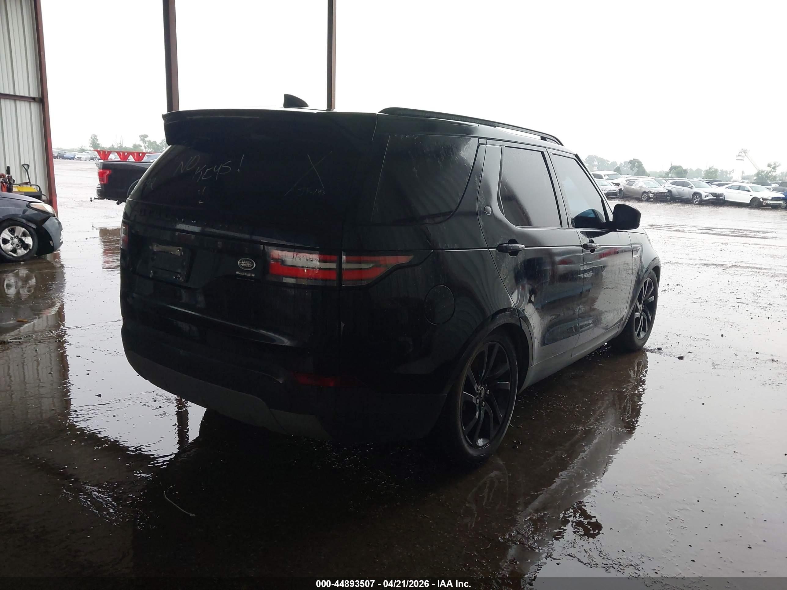LAND ROVER image 4