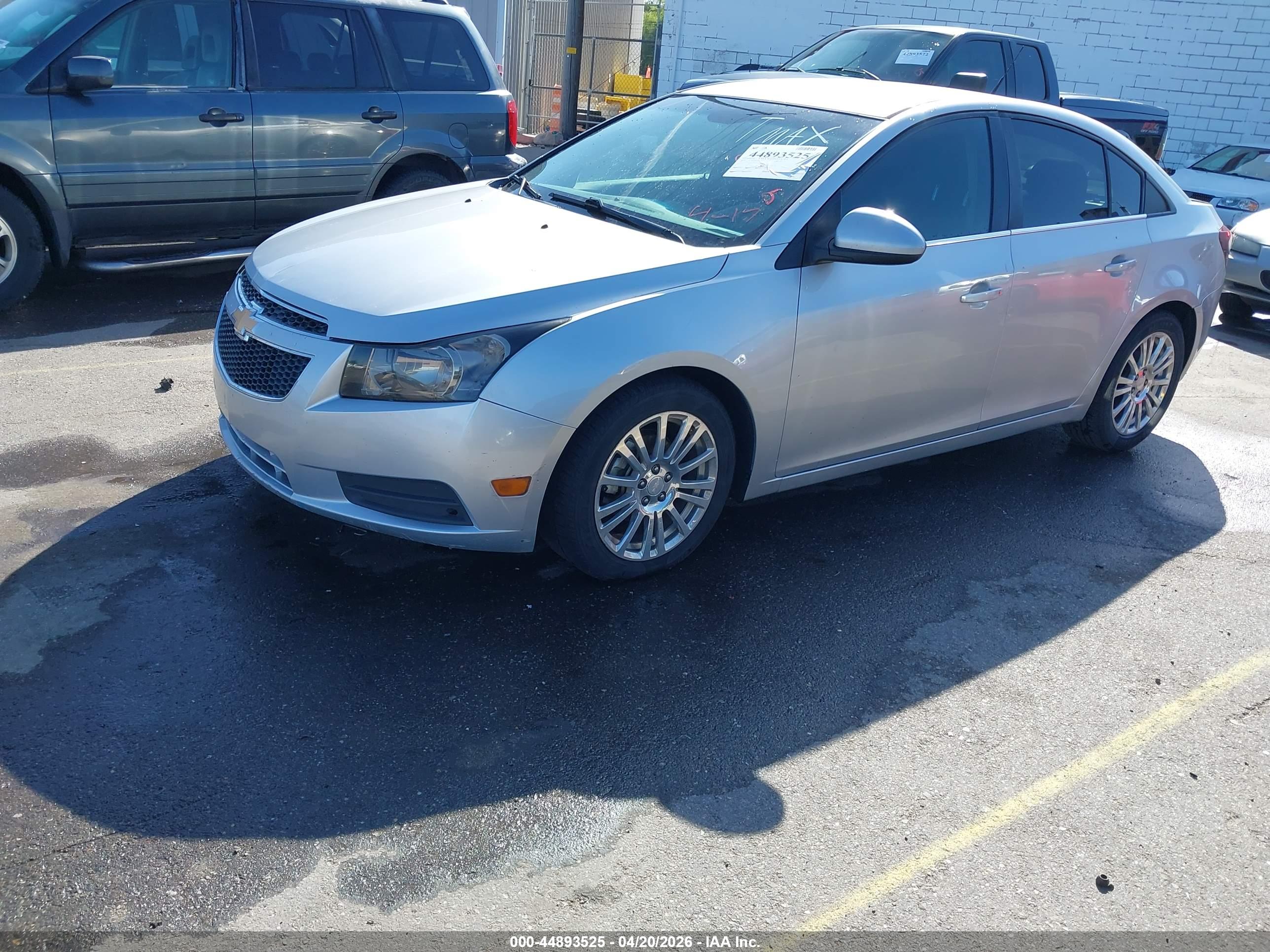 CHEVROLET CRUZE image 2