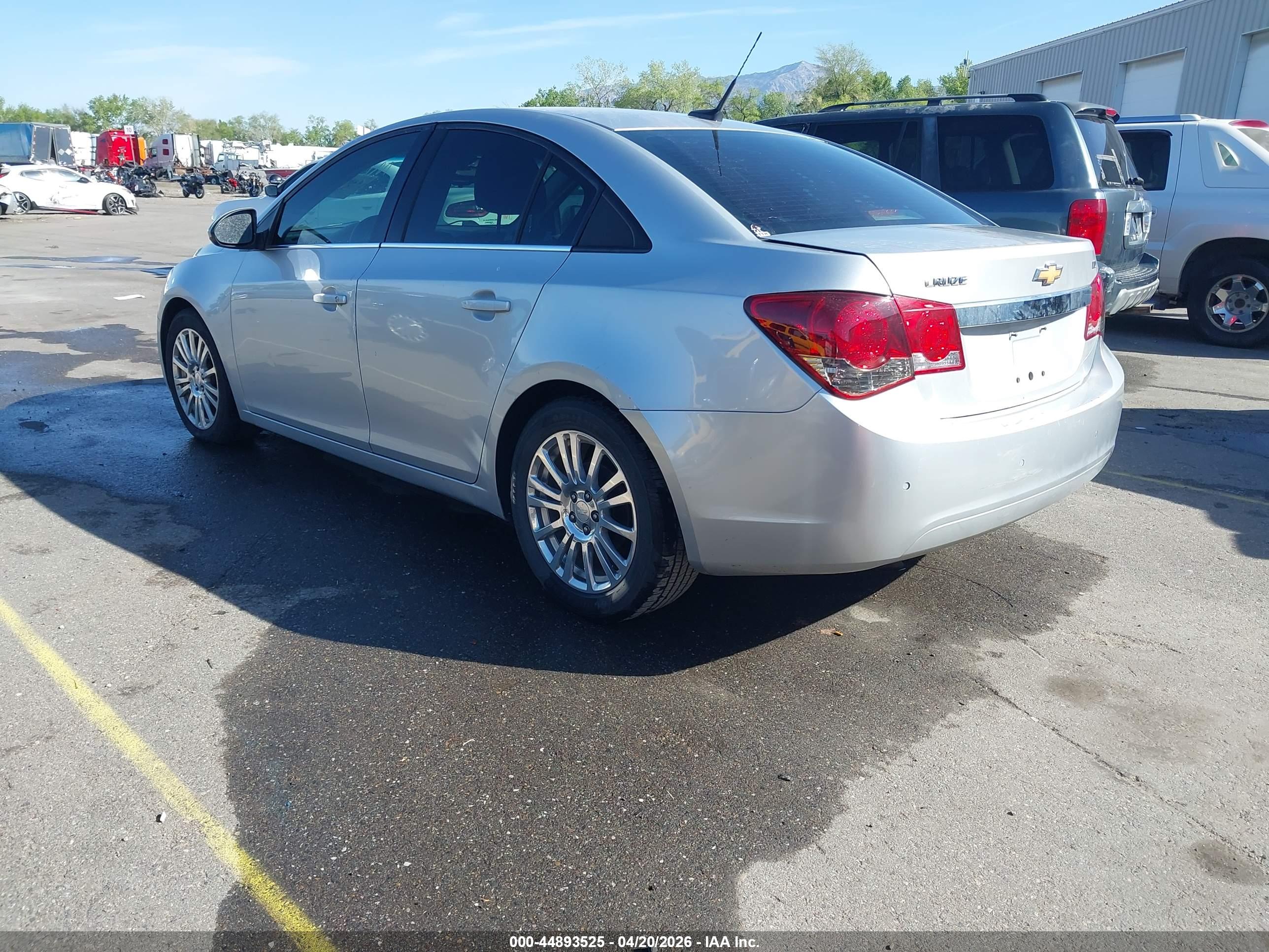 CHEVROLET CRUZE image 3