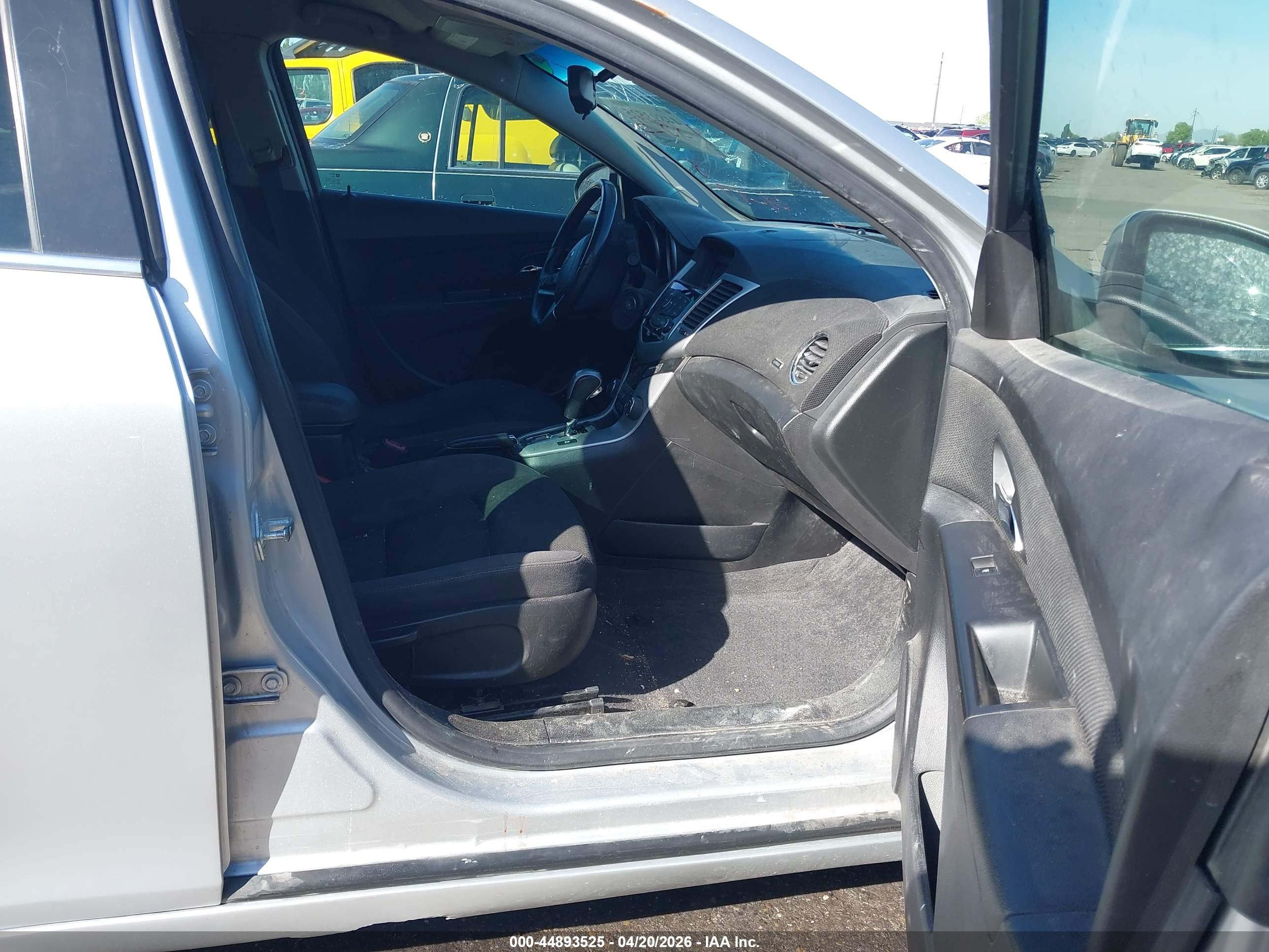 CHEVROLET CRUZE image 5