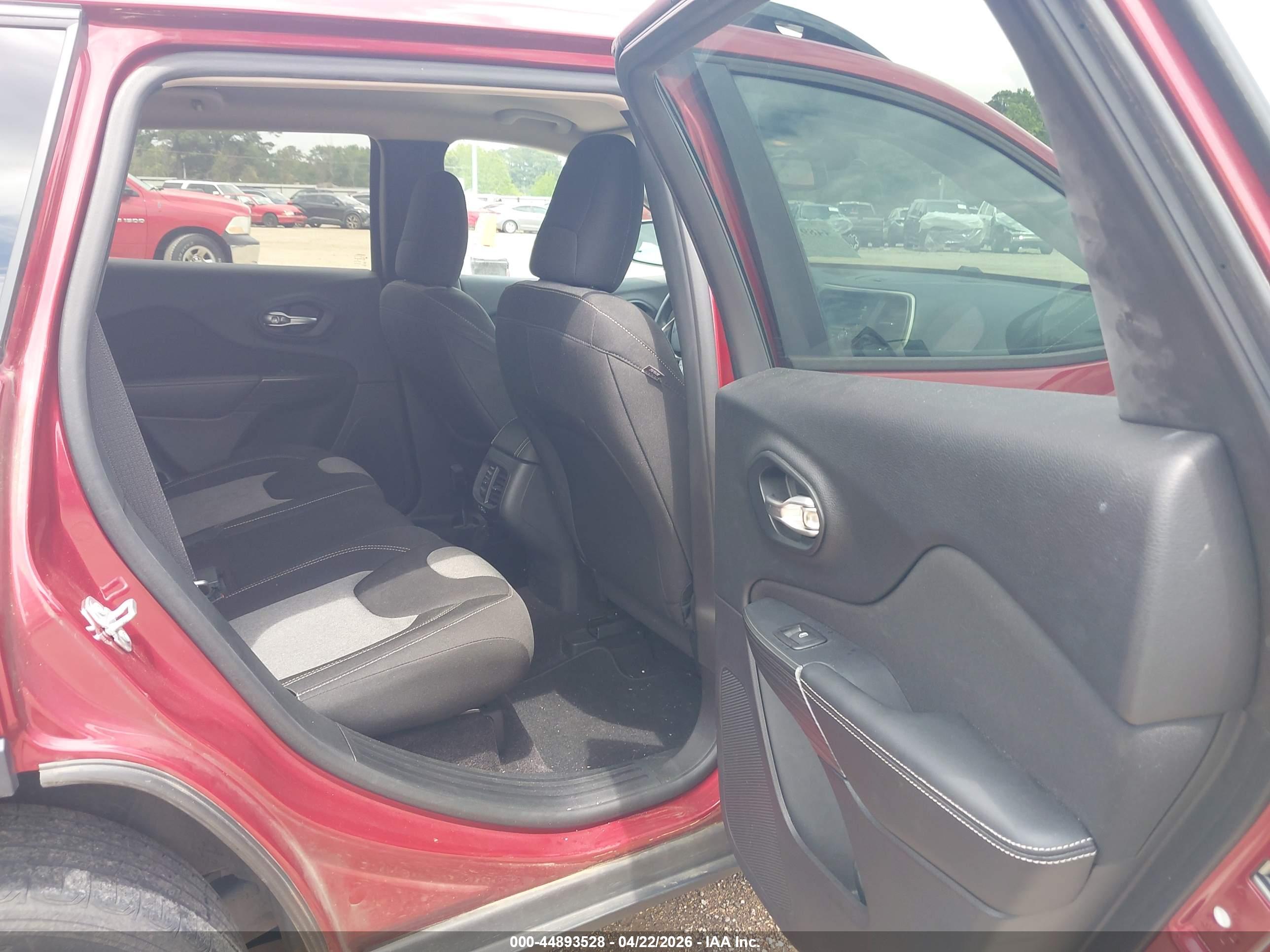 JEEP CHEROKEE image 8