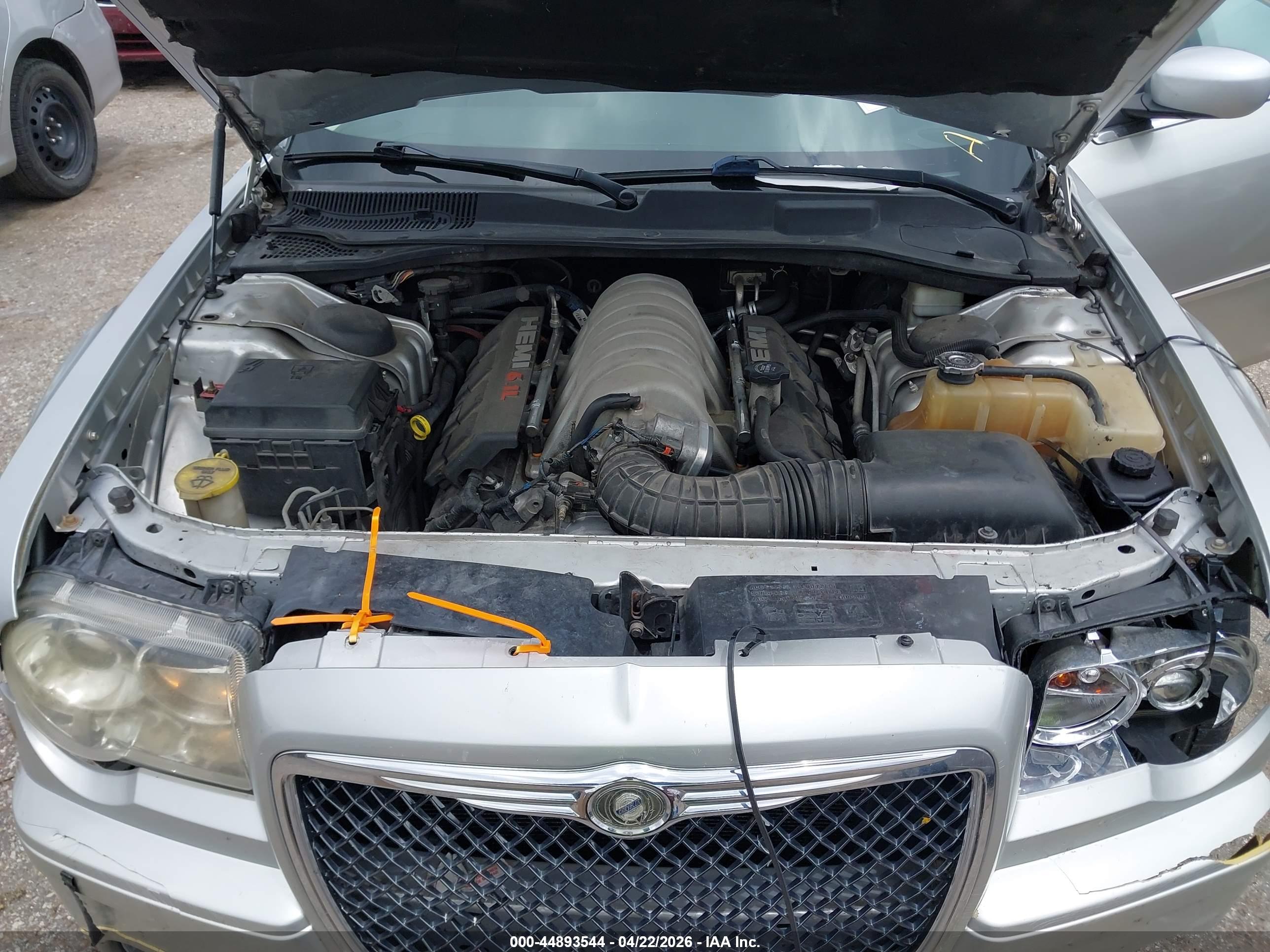 CHRYSLER 300C image 10