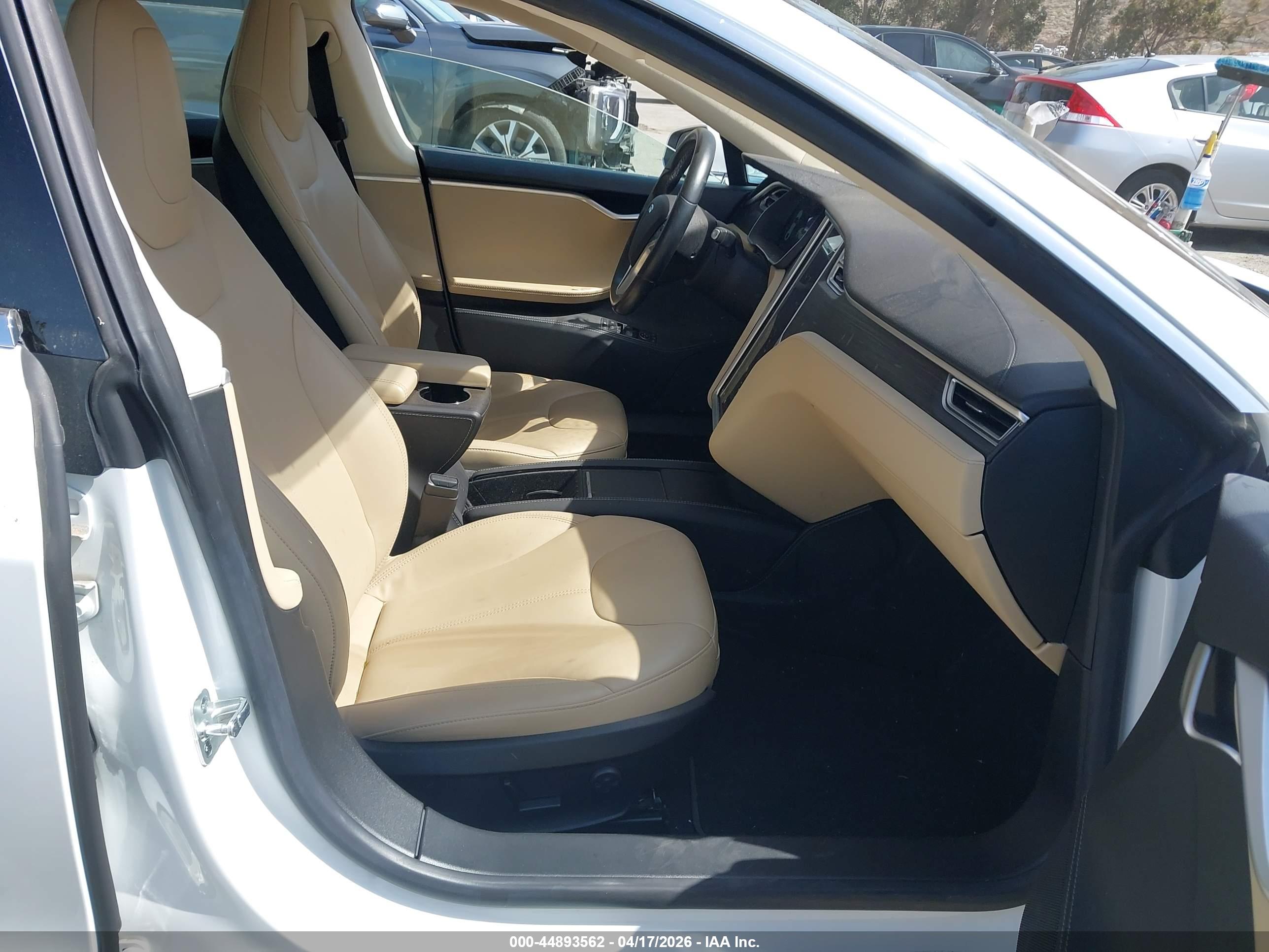 TESLA MODEL image 5