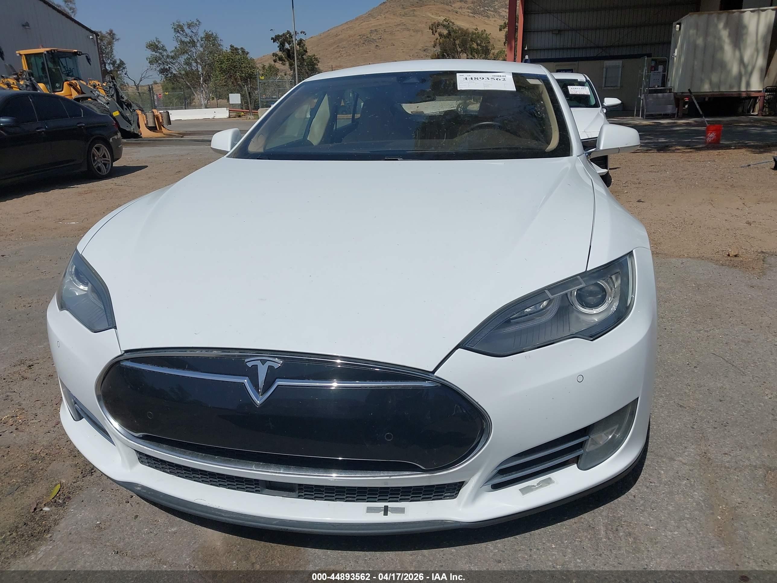 TESLA MODEL image 6