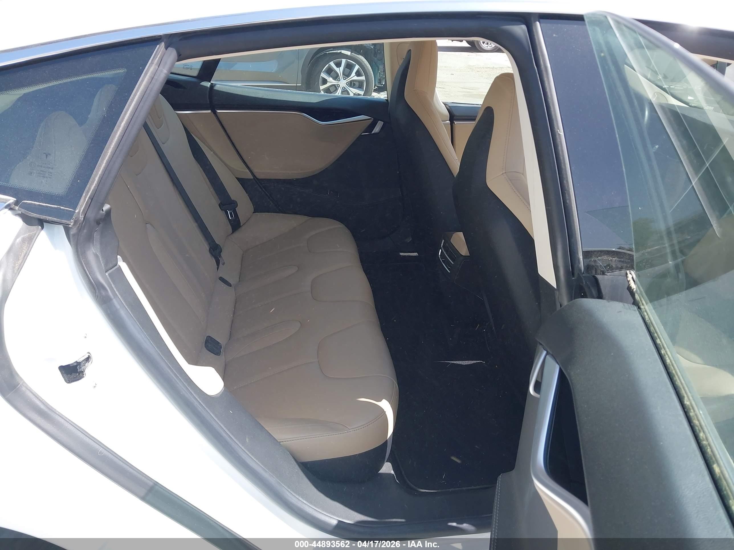 TESLA MODEL image 8