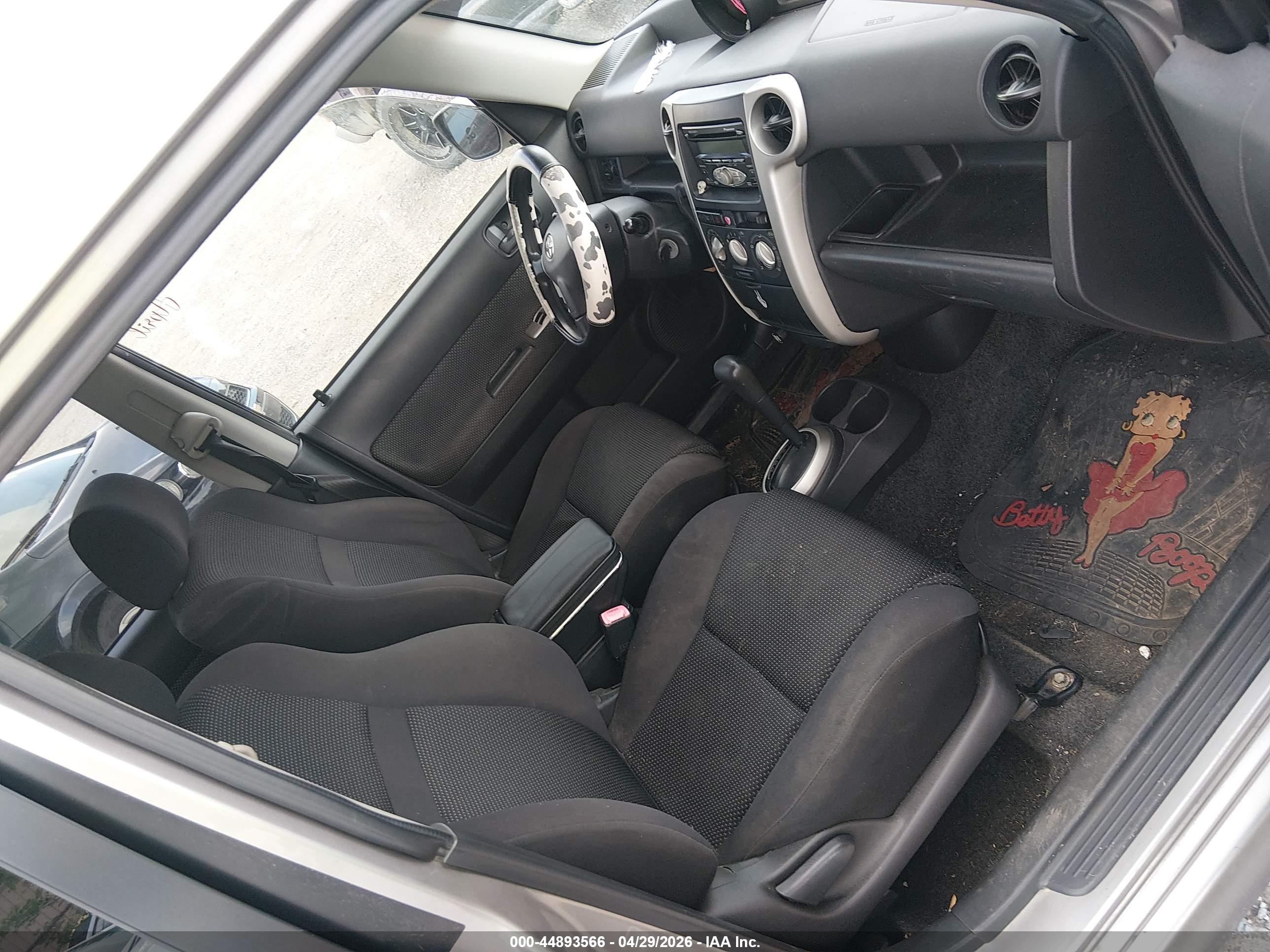 SCION XB image 5