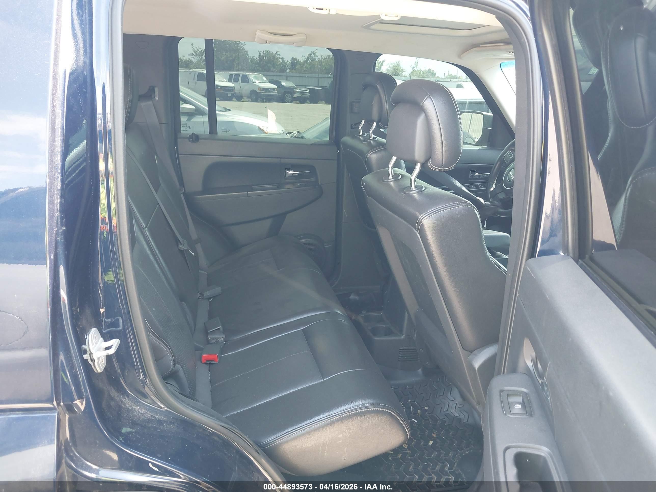 JEEP LIBERTY image 8