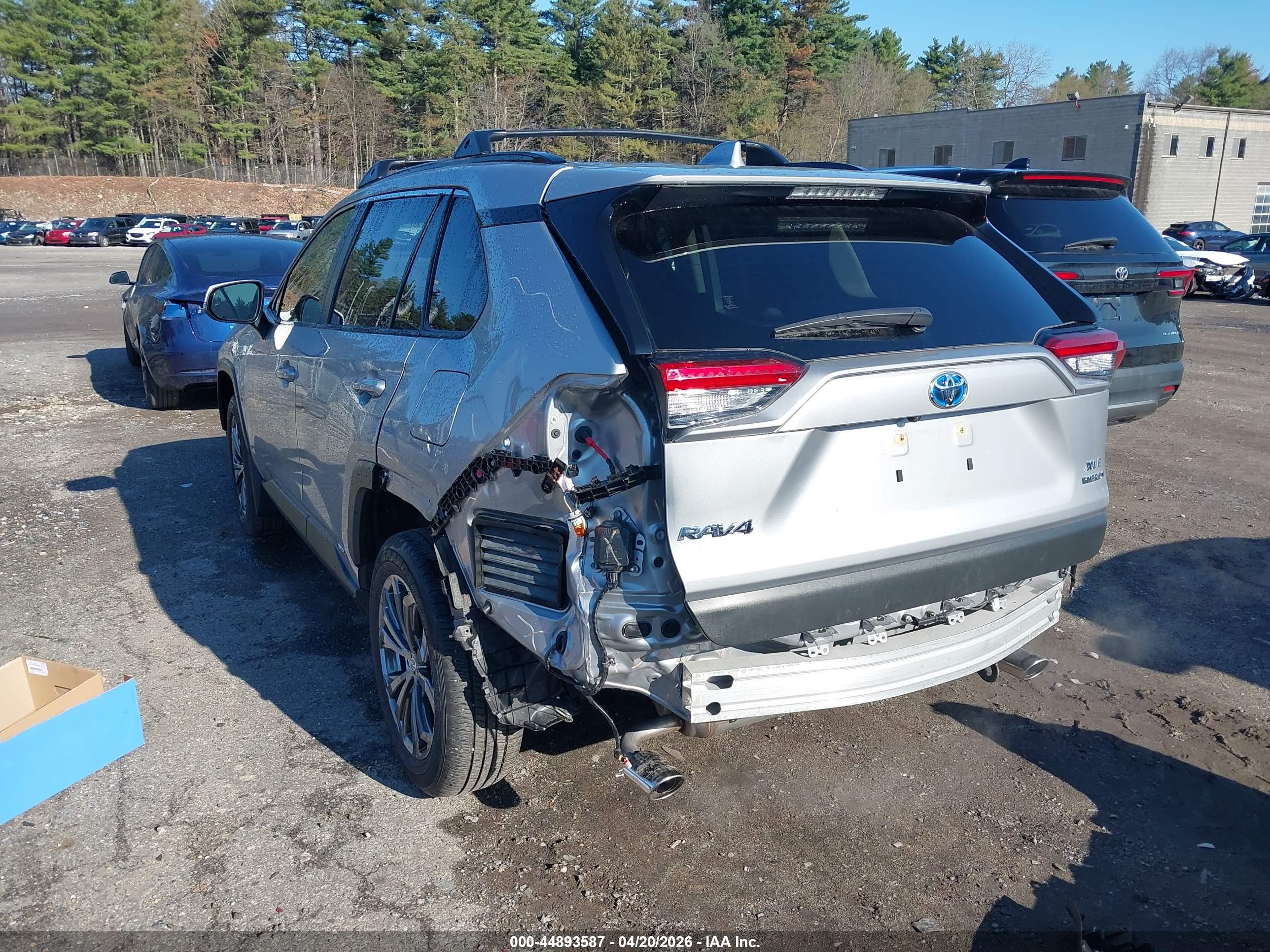 TOYOTA RAV4 image 3