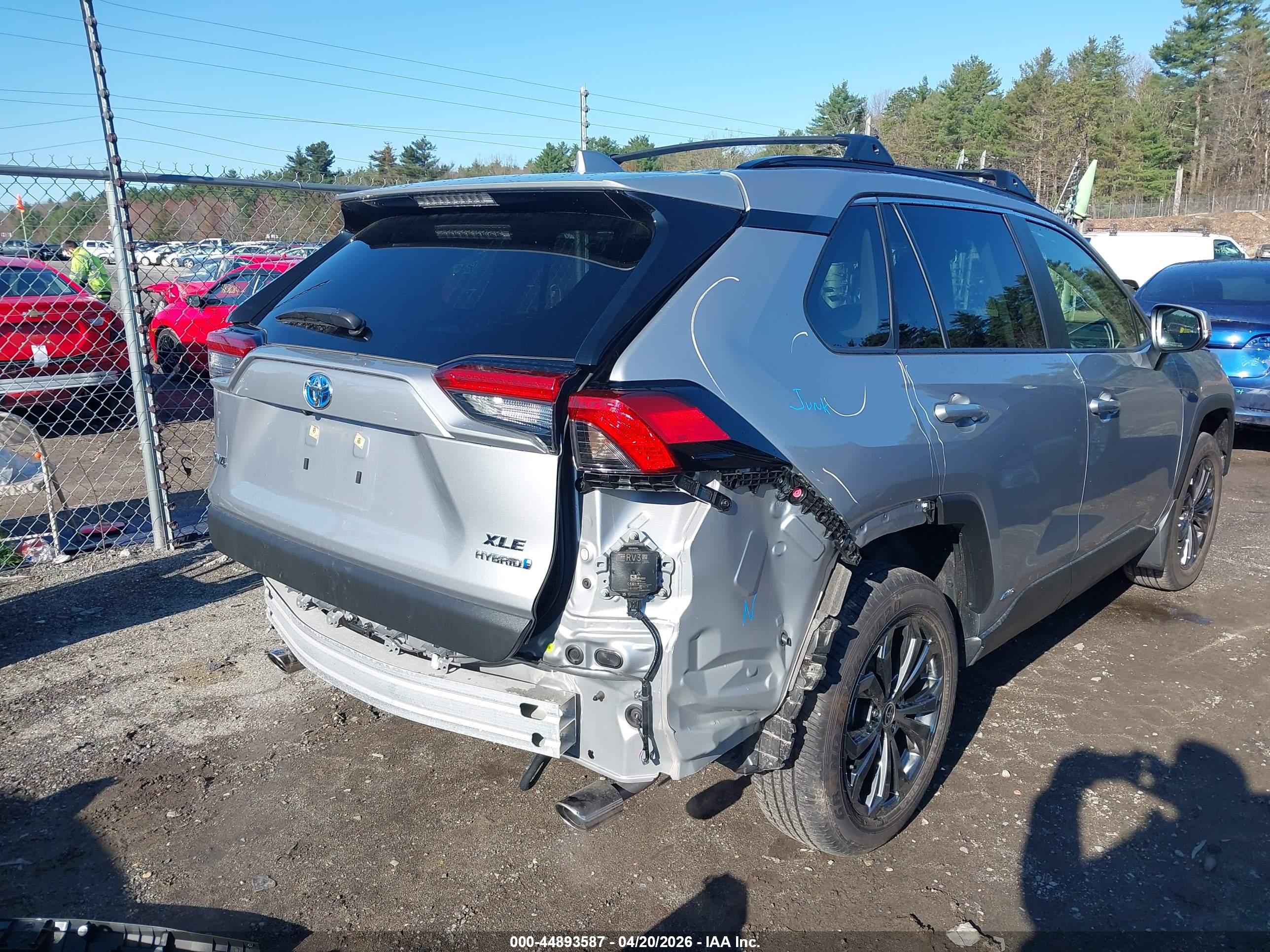TOYOTA RAV4 image 4