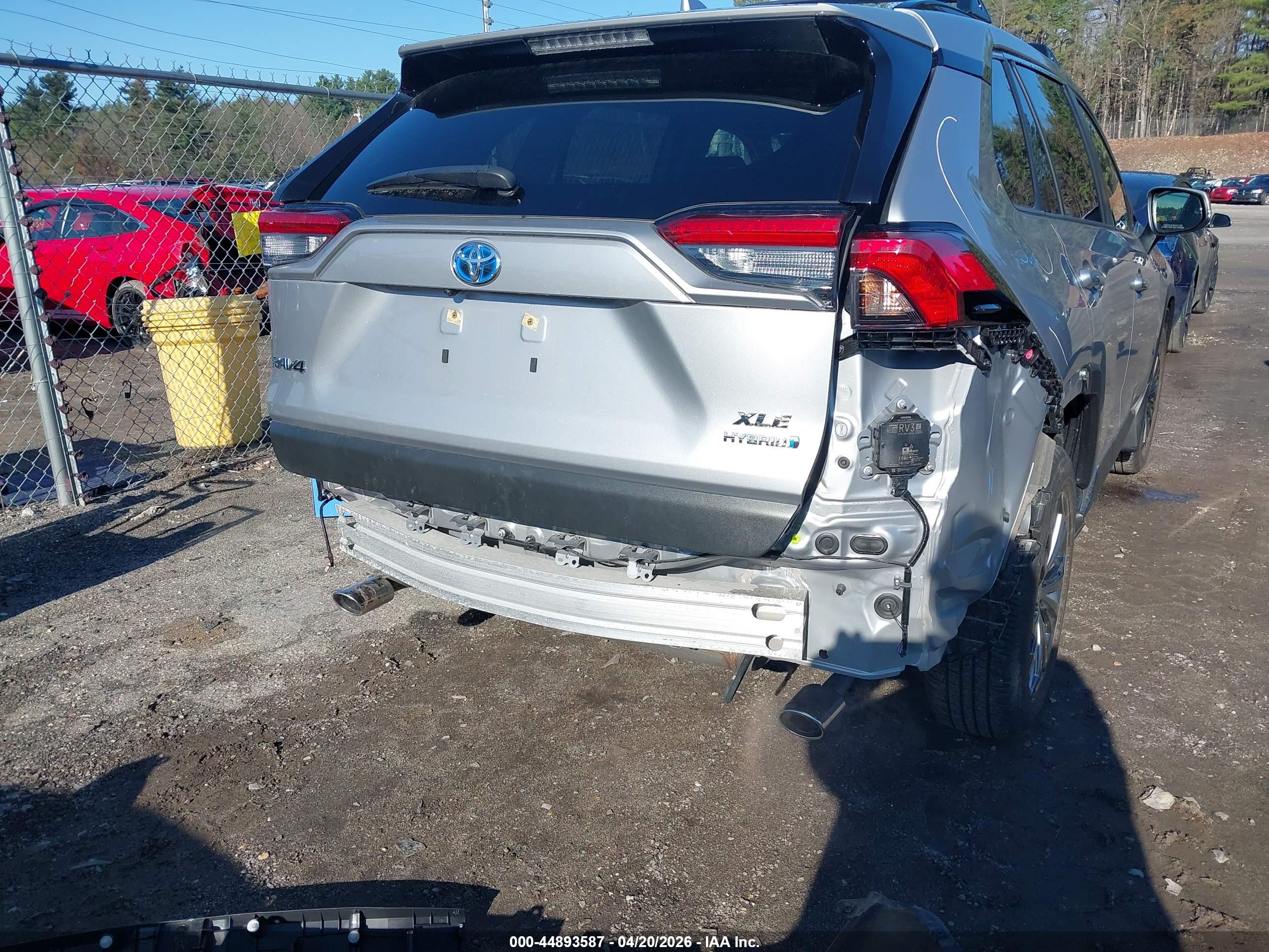 TOYOTA RAV4 image 6
