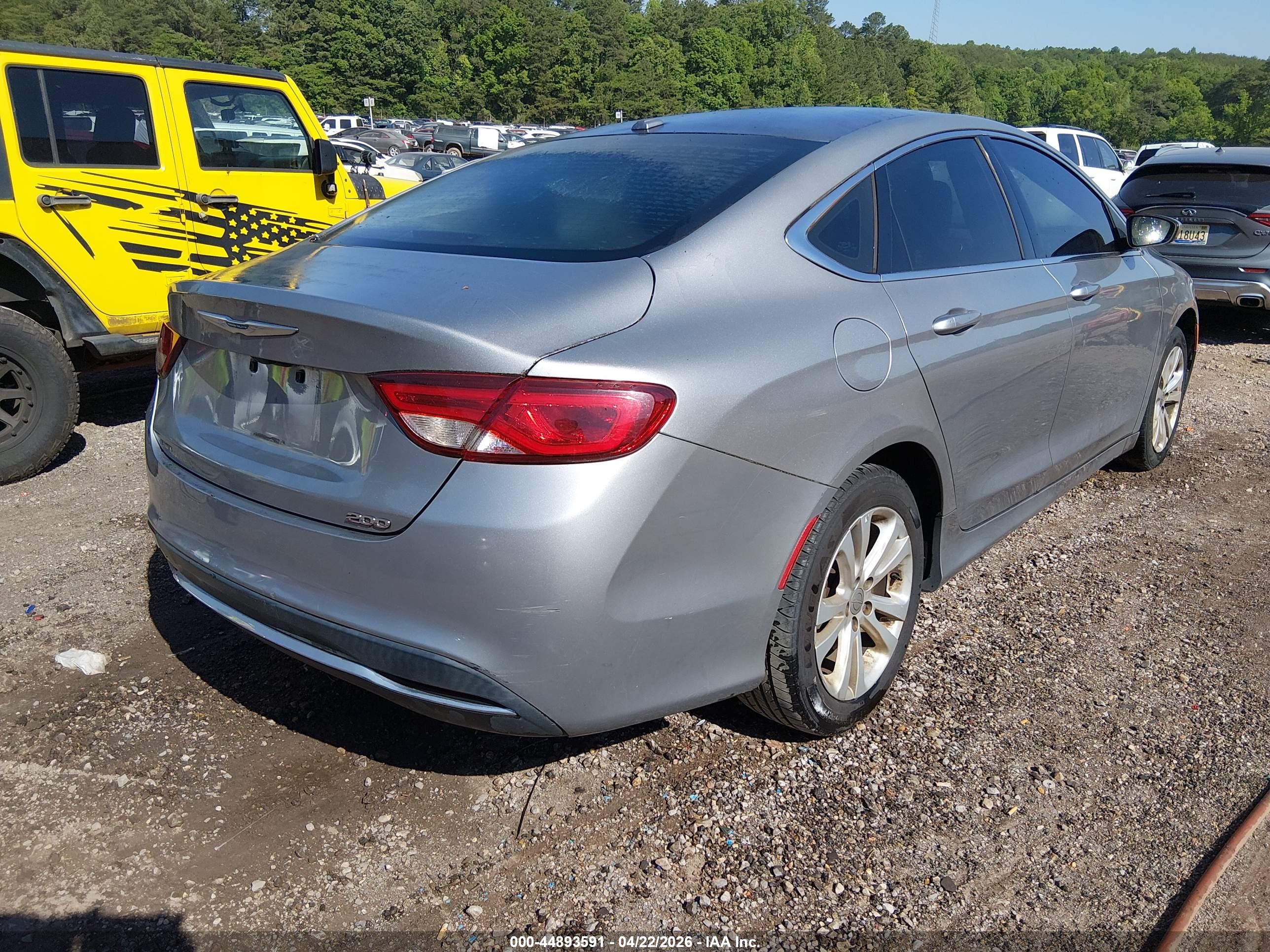 CHRYSLER 200 image 4