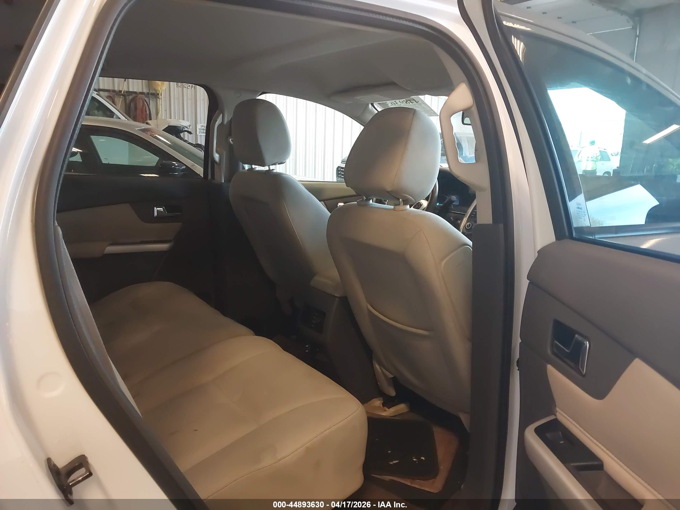 FORD EDGE image 8
