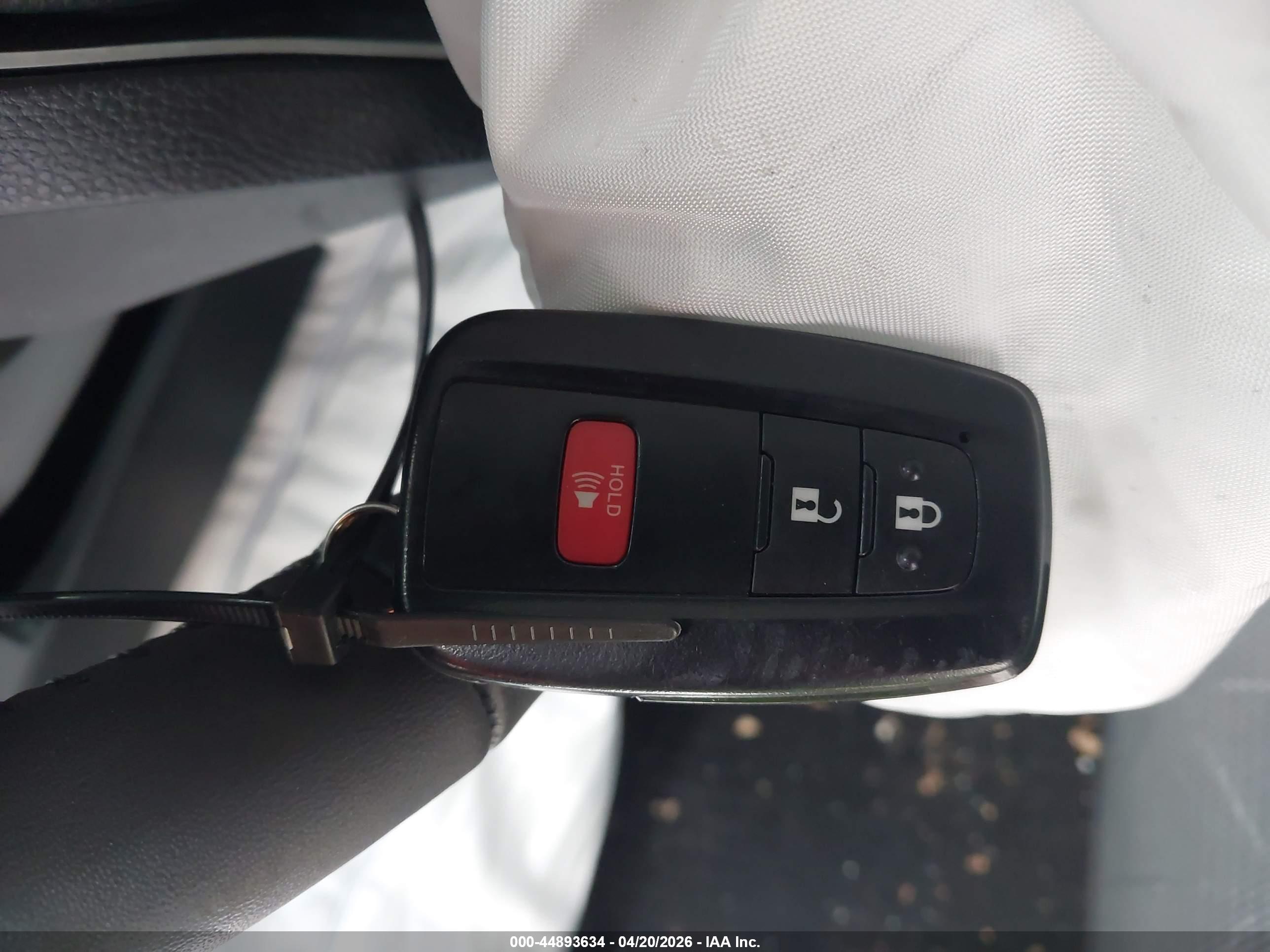 TOYOTA RAV4 image 11