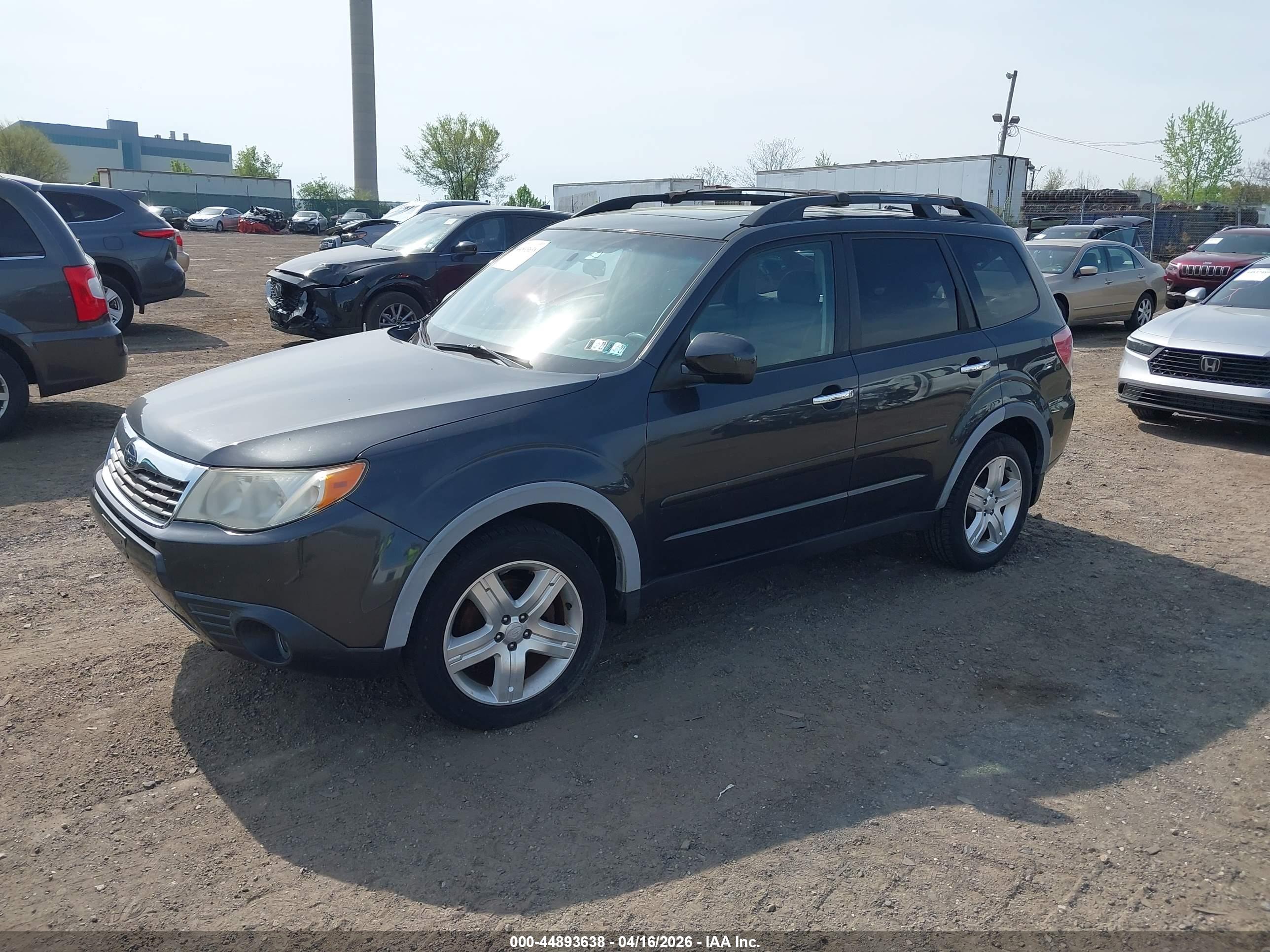 SUBARU FORESTER image 2