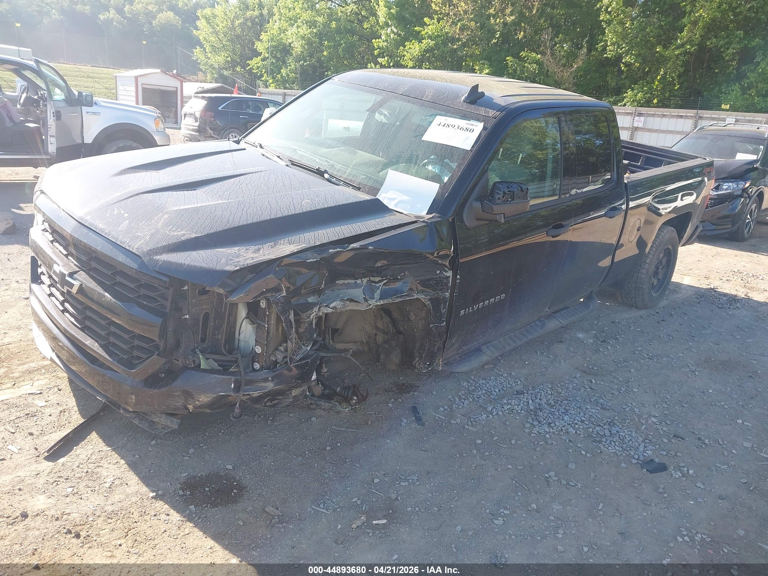CHEVROLET SILVERADO image 2