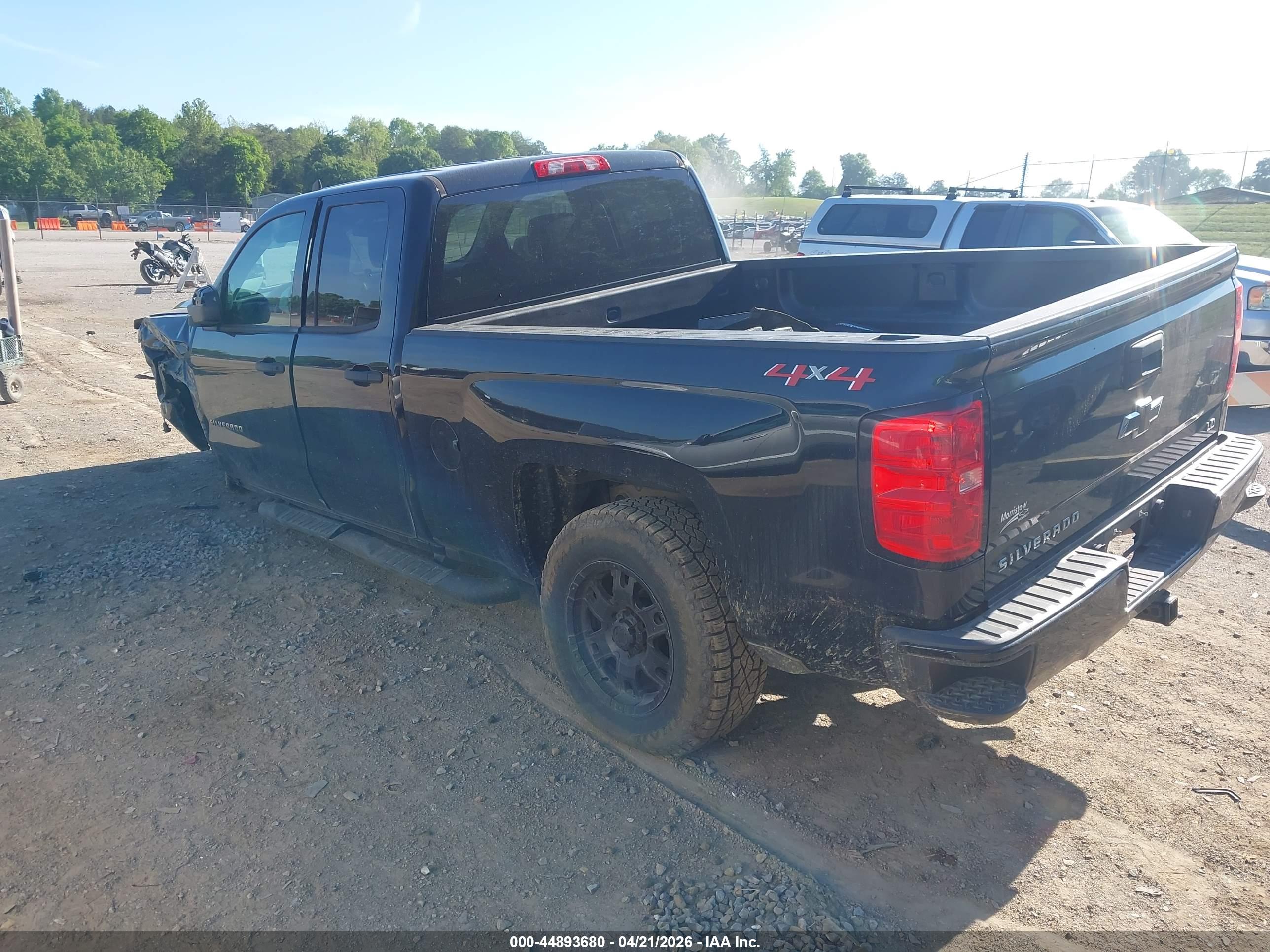 CHEVROLET SILVERADO image 3