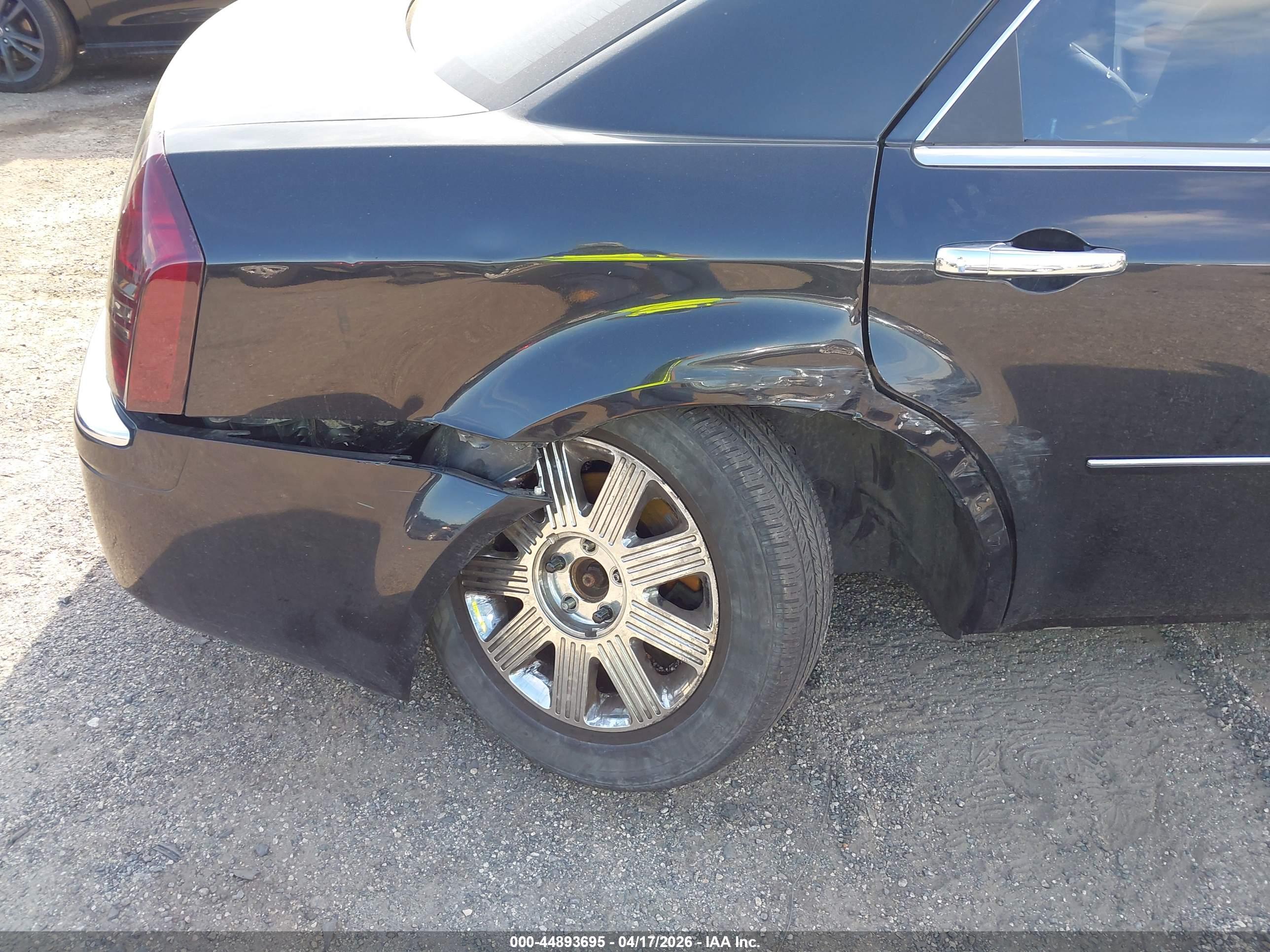 CHRYSLER 300C image 6
