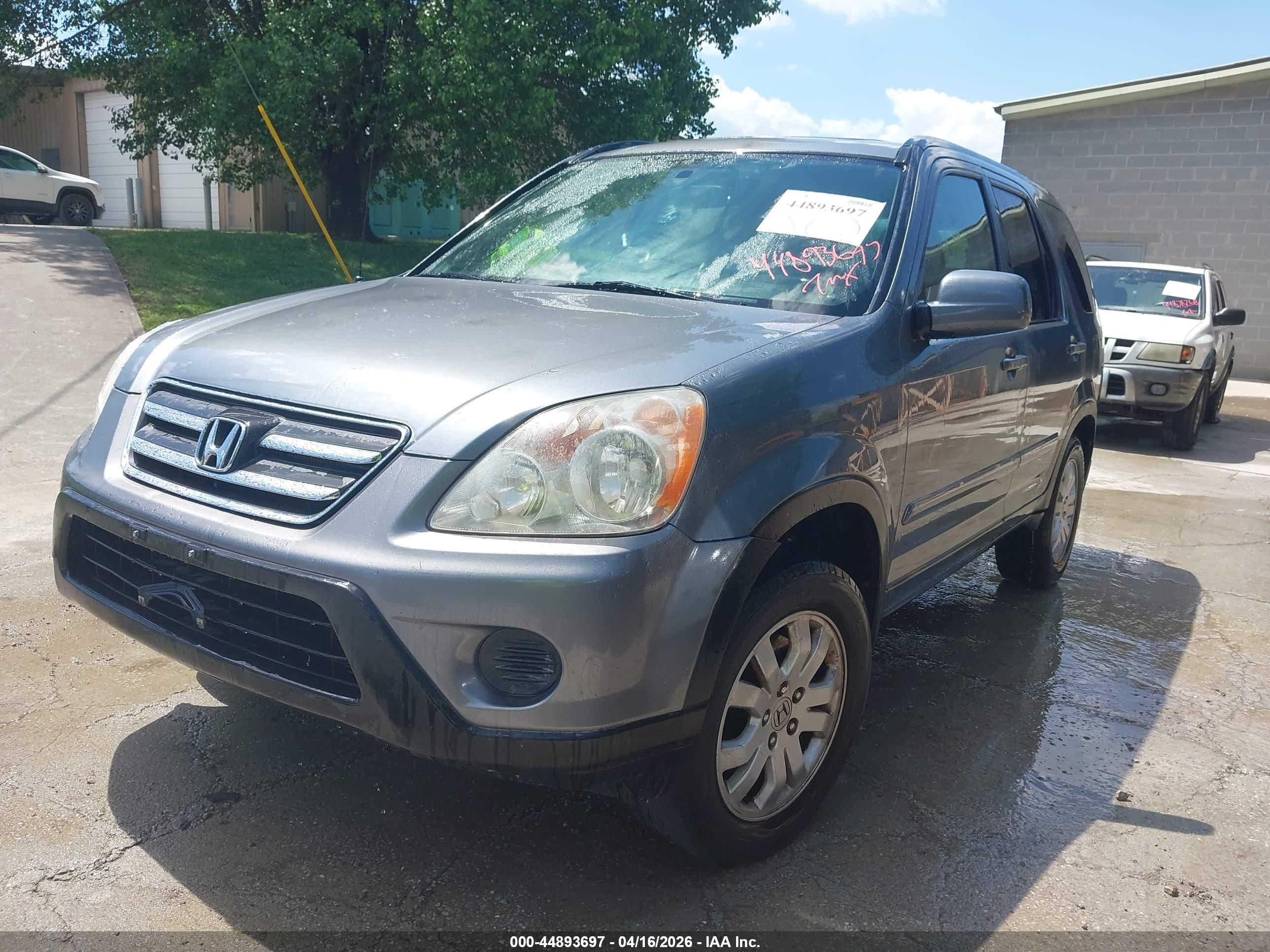 HONDA CR-V image 2
