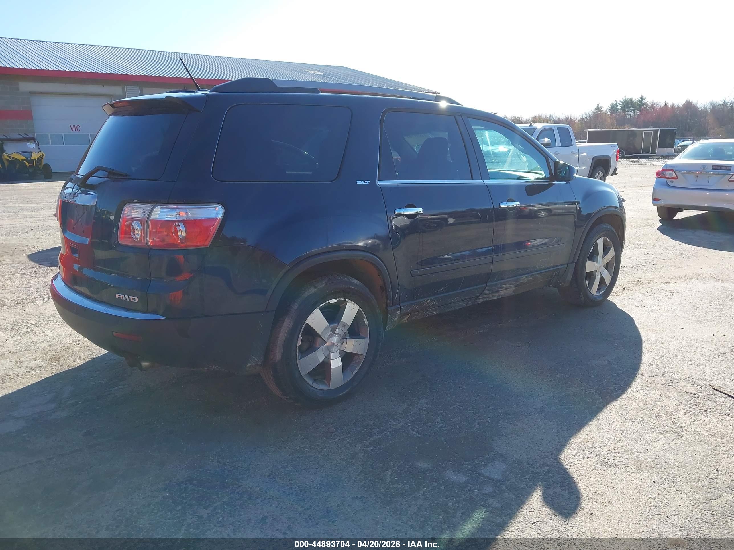 GMC ACADIA image 4