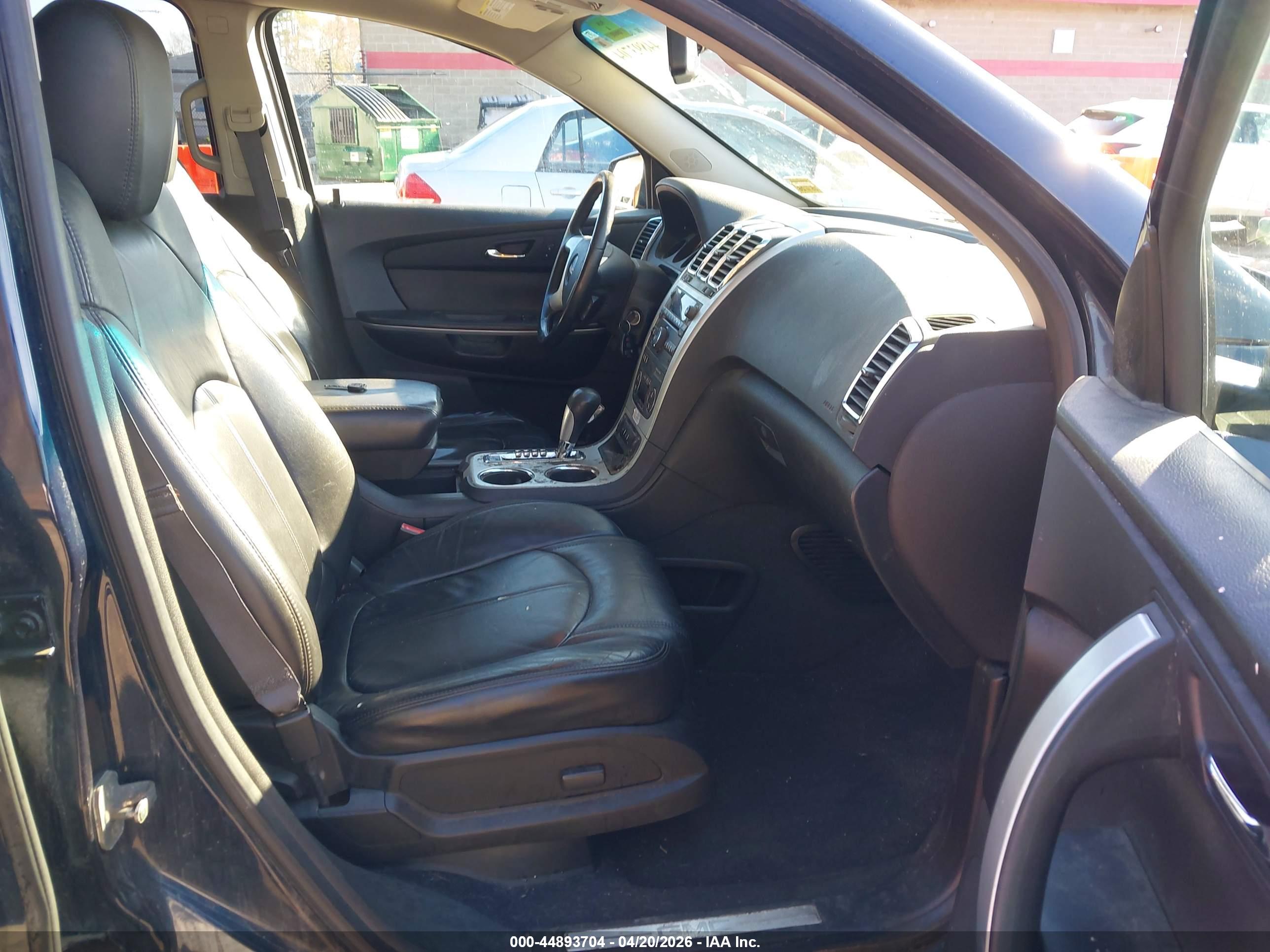 GMC ACADIA image 5