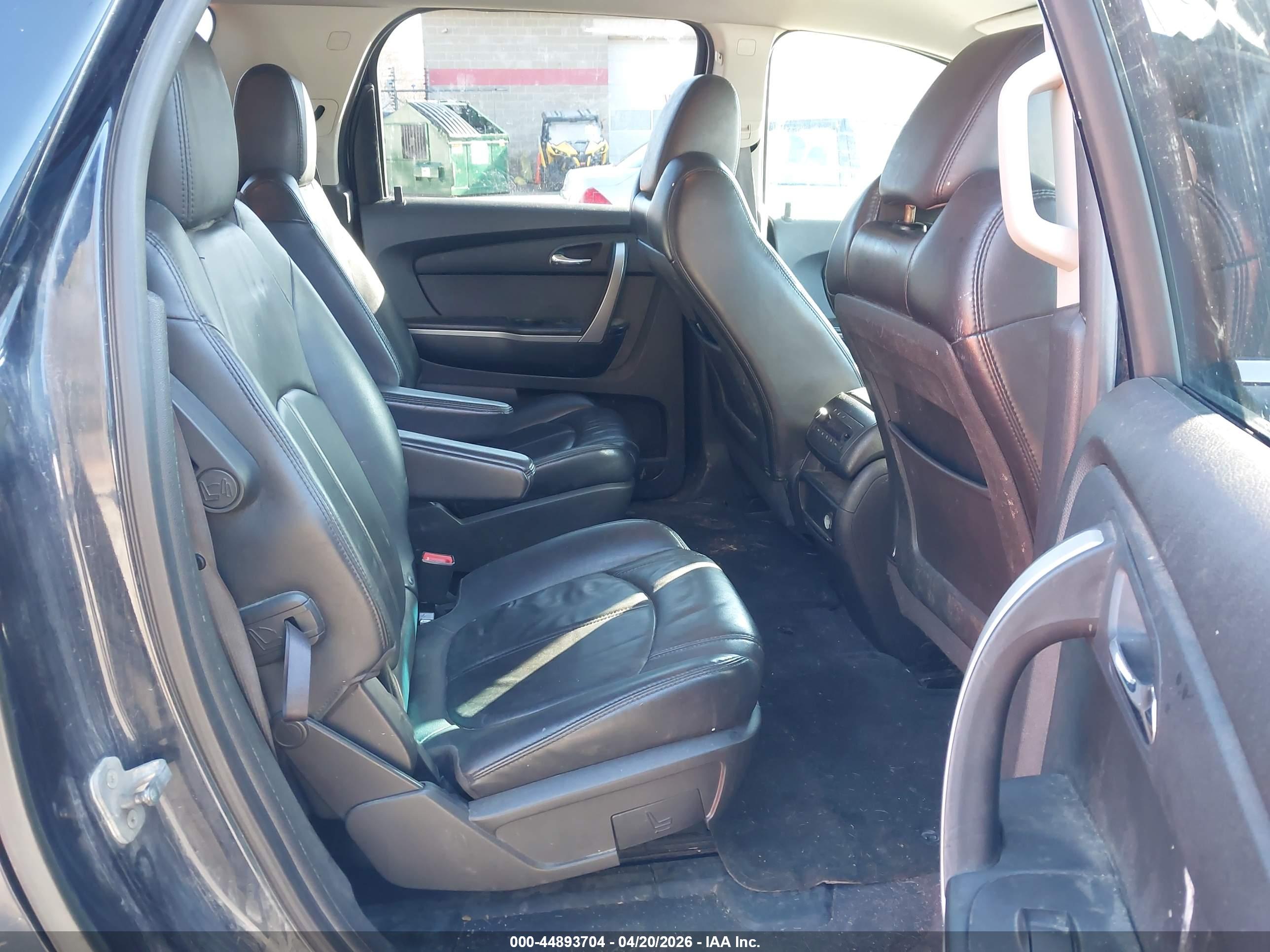 GMC ACADIA image 8