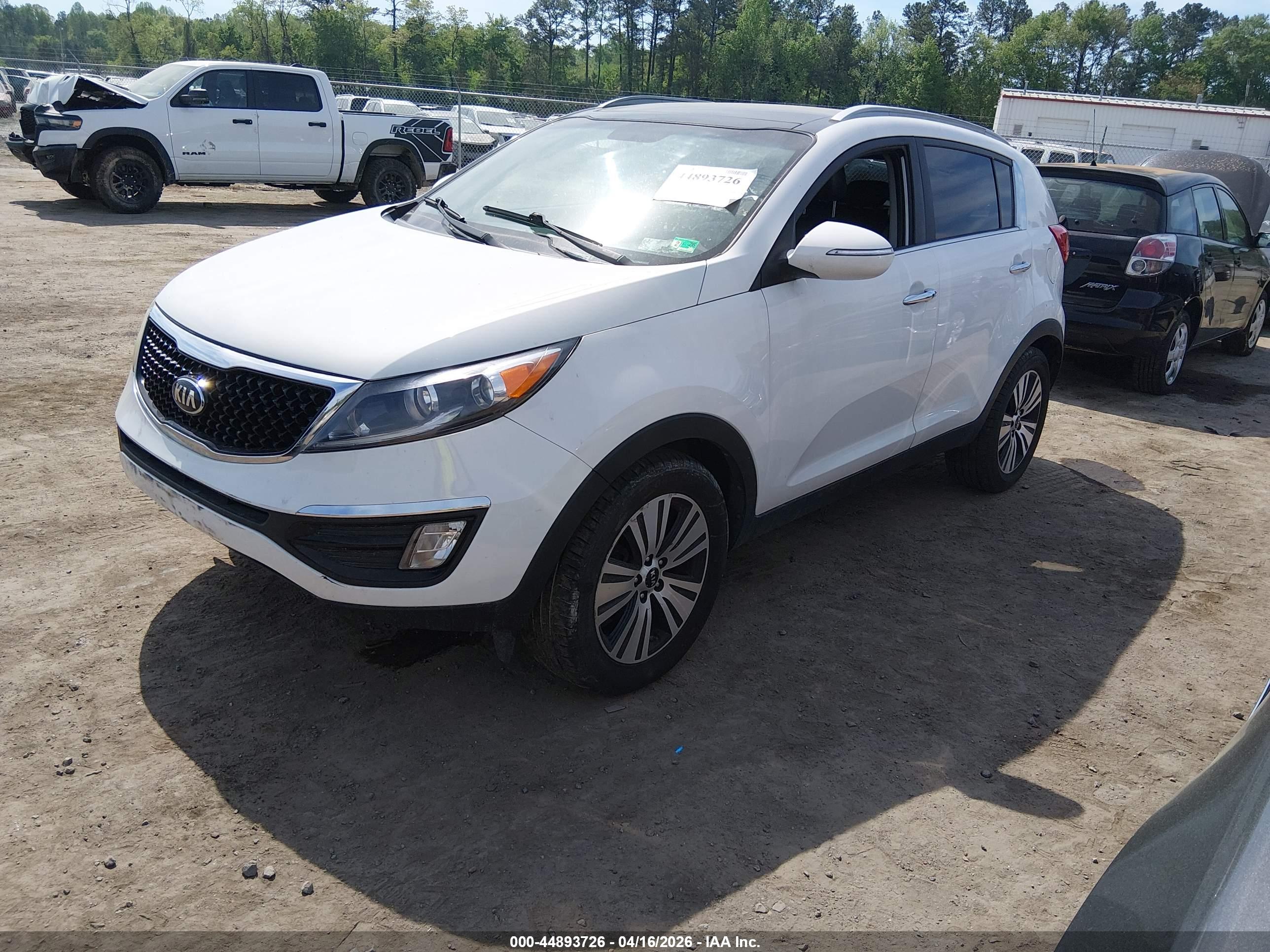 KIA SPORTAGE image 2