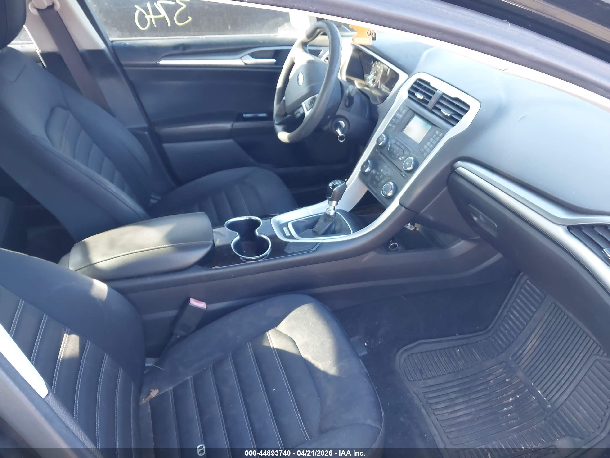 FORD FUSION image 5