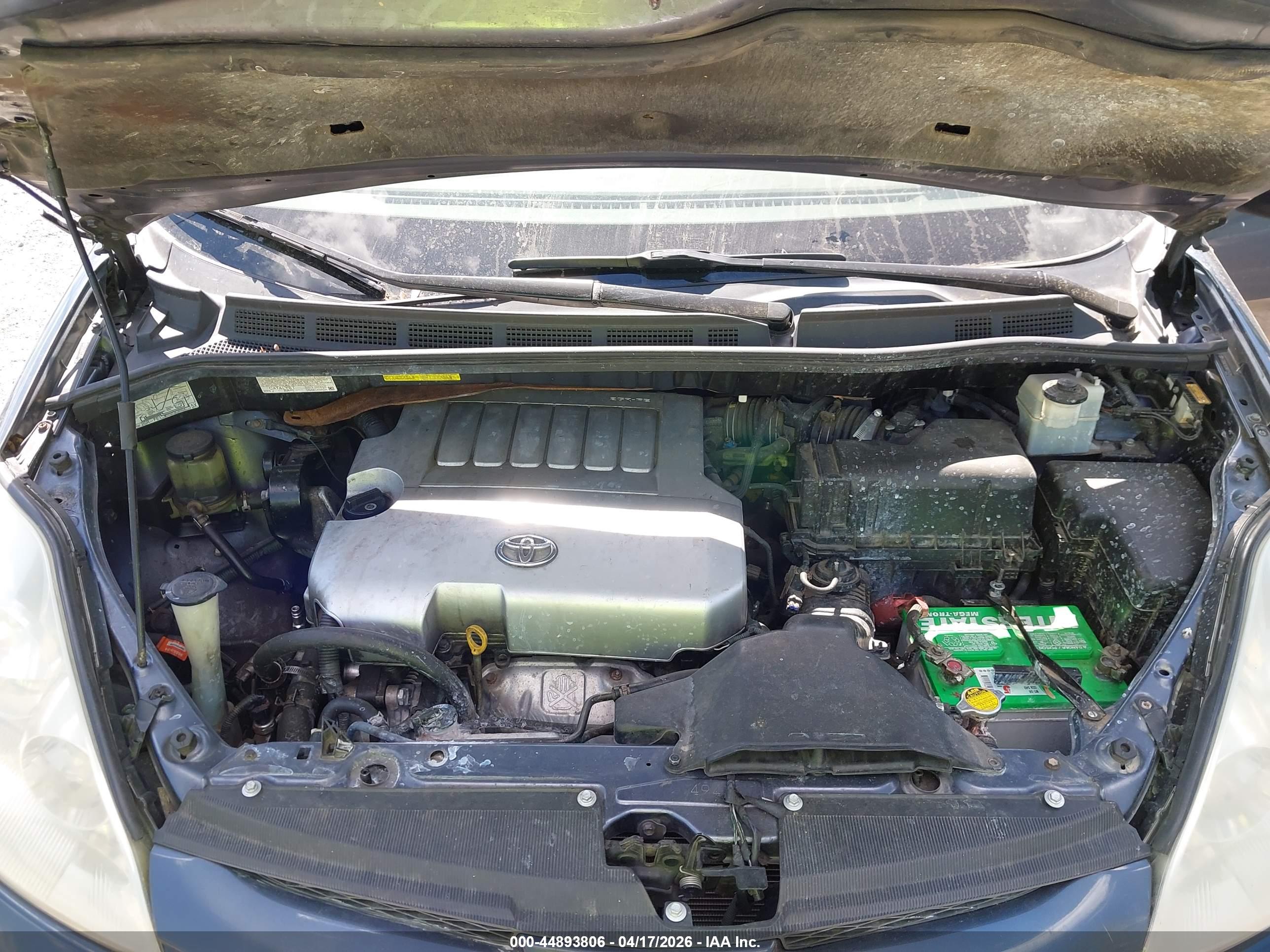 TOYOTA SIENNA image 10