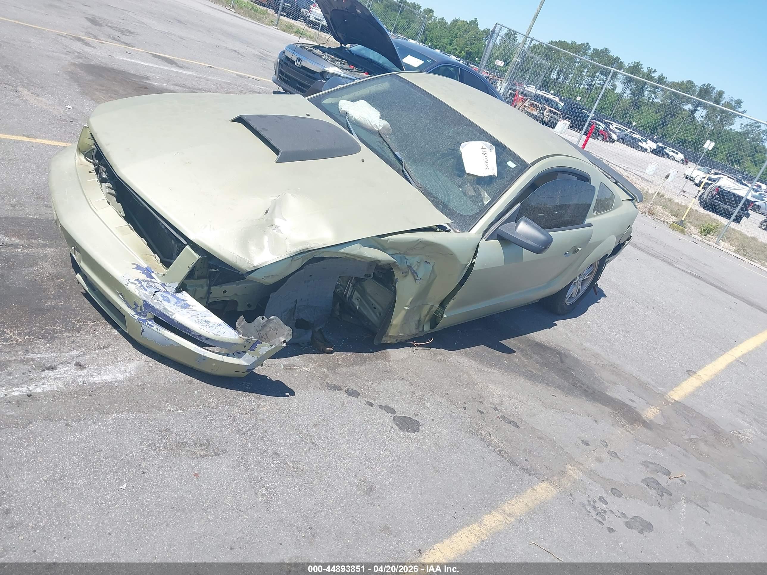 FORD MUSTANG image 2