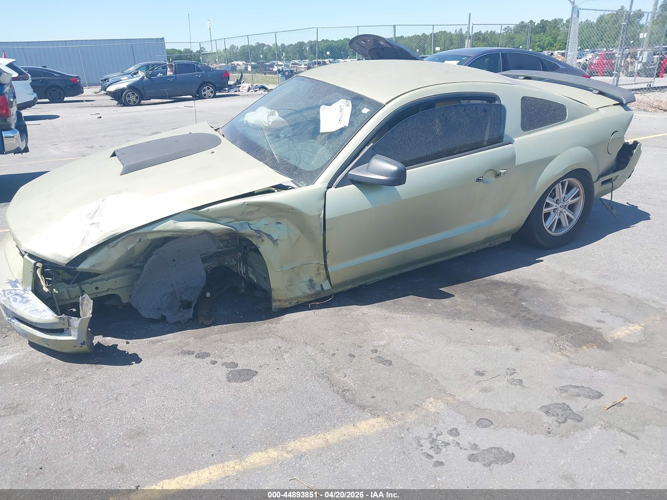 FORD MUSTANG image 6