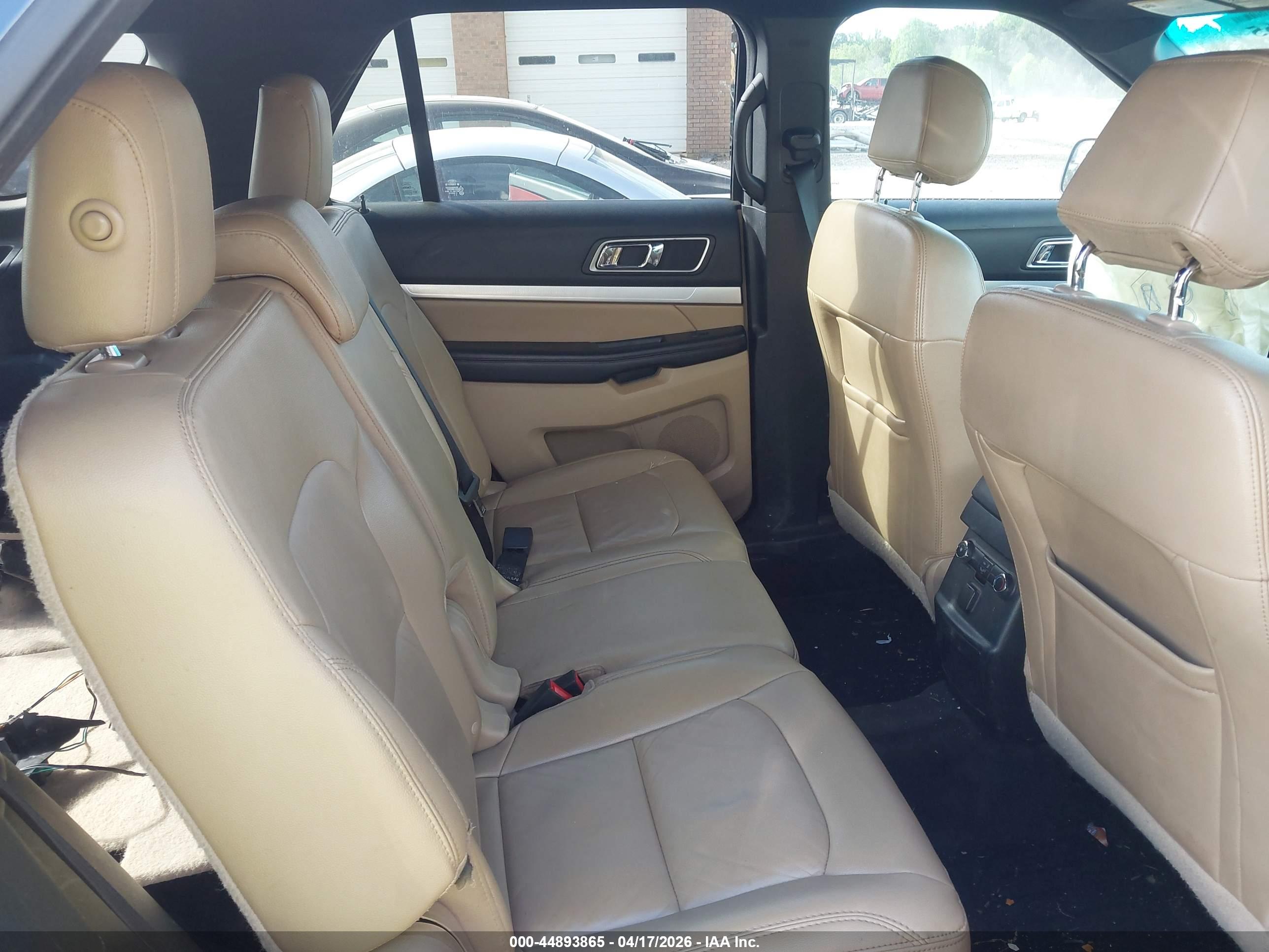 FORD EXPLORER image 8