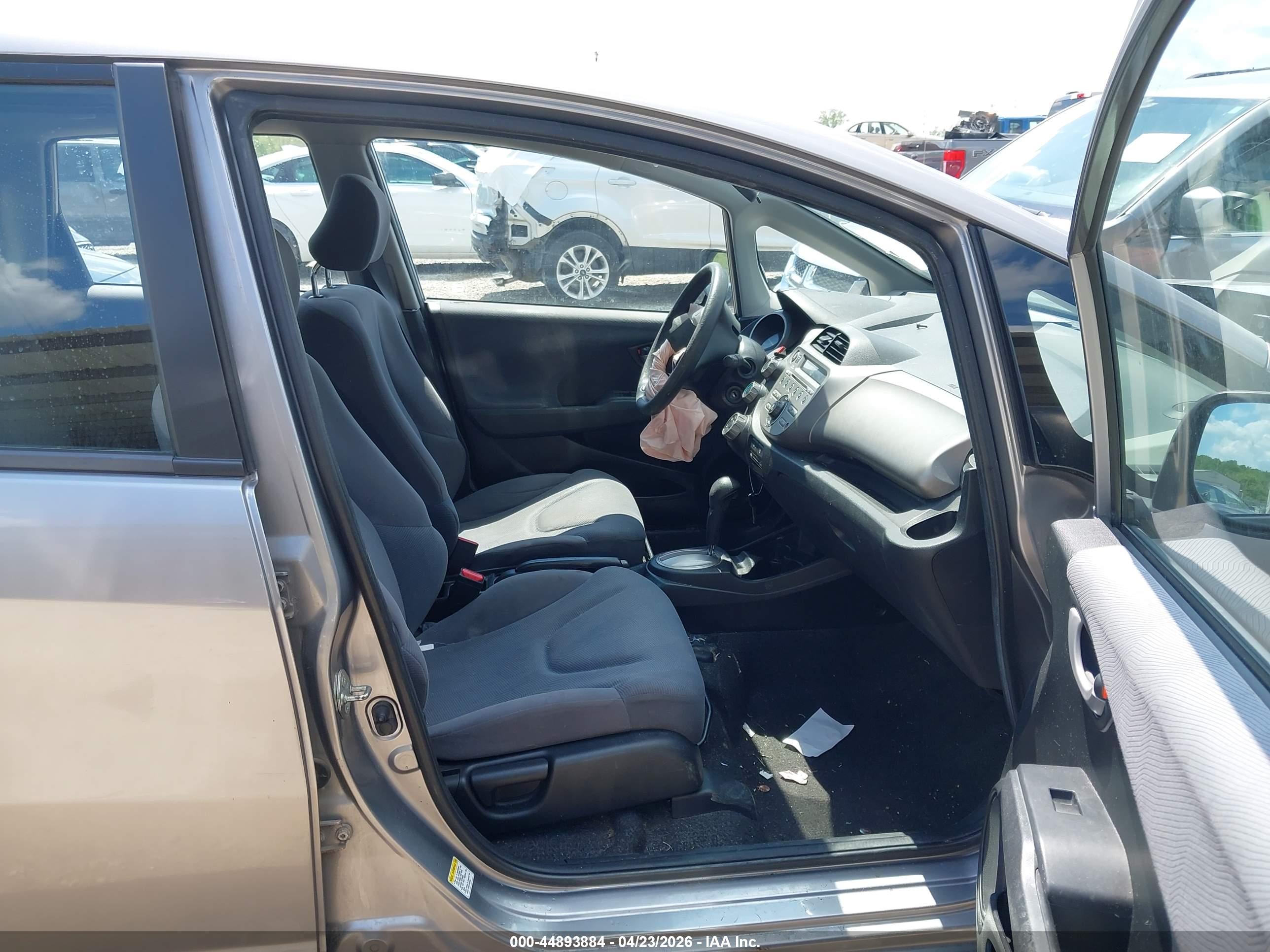 HONDA FIT image 5