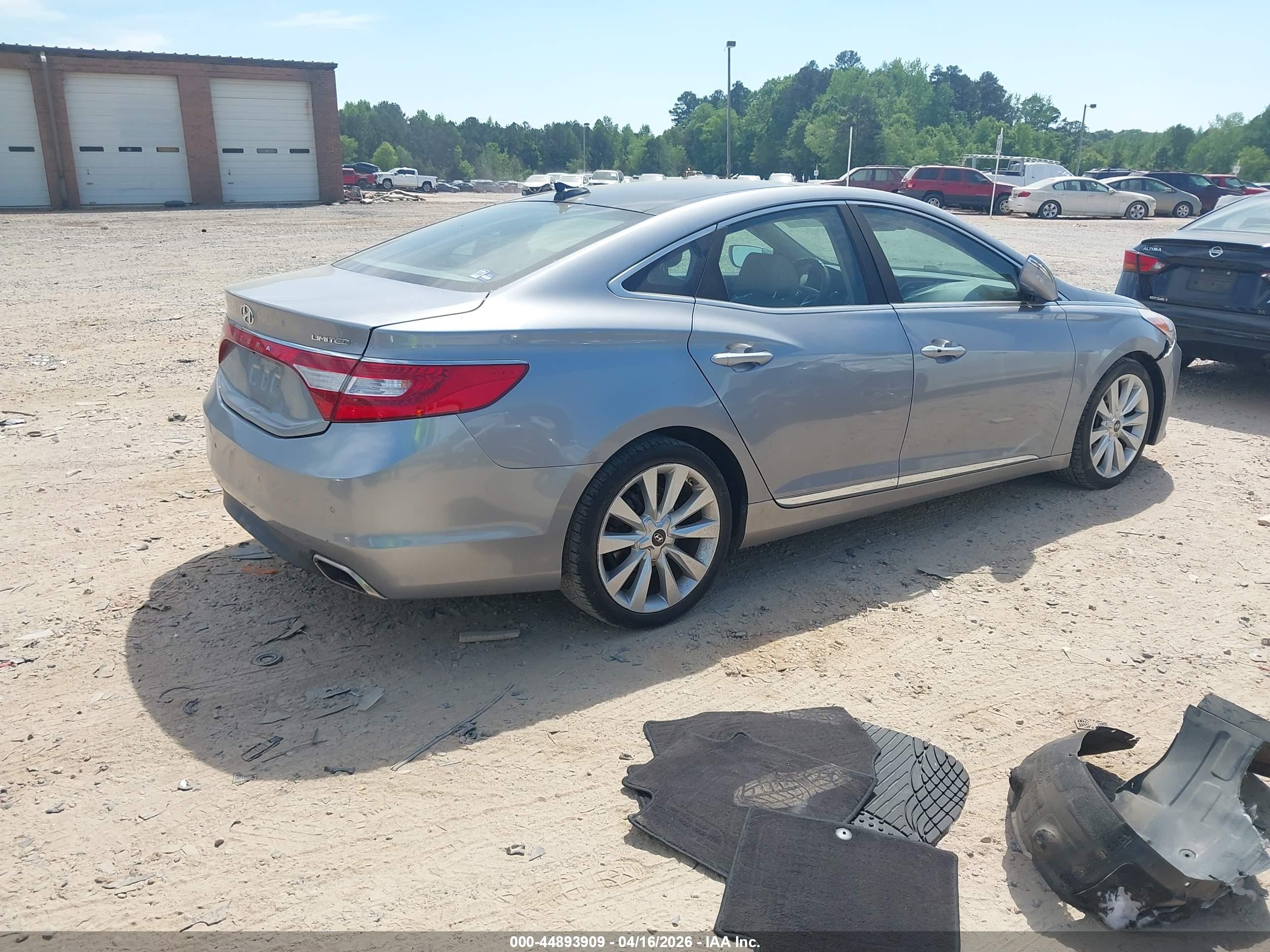 HYUNDAI AZERA image 4
