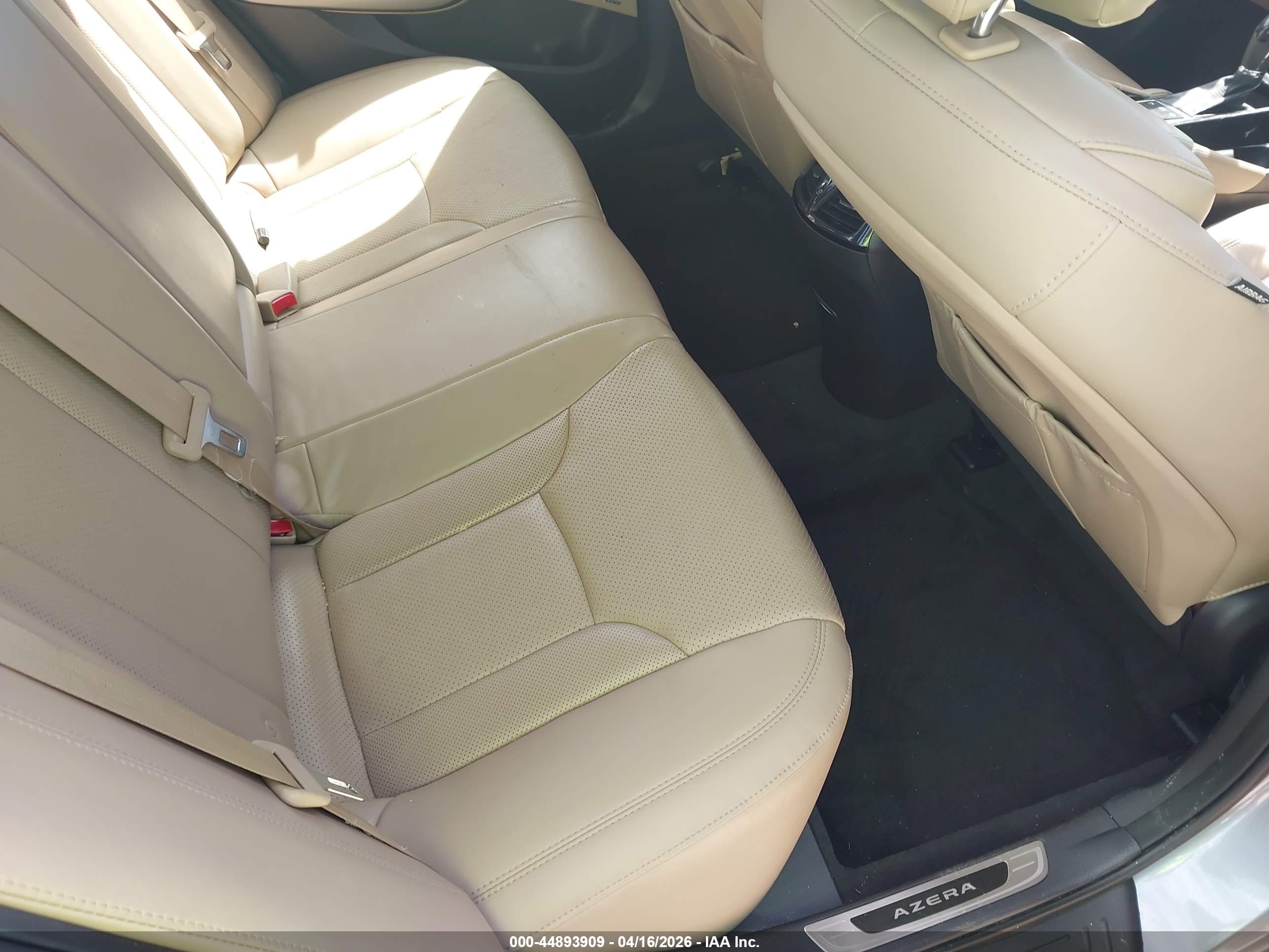 HYUNDAI AZERA image 8