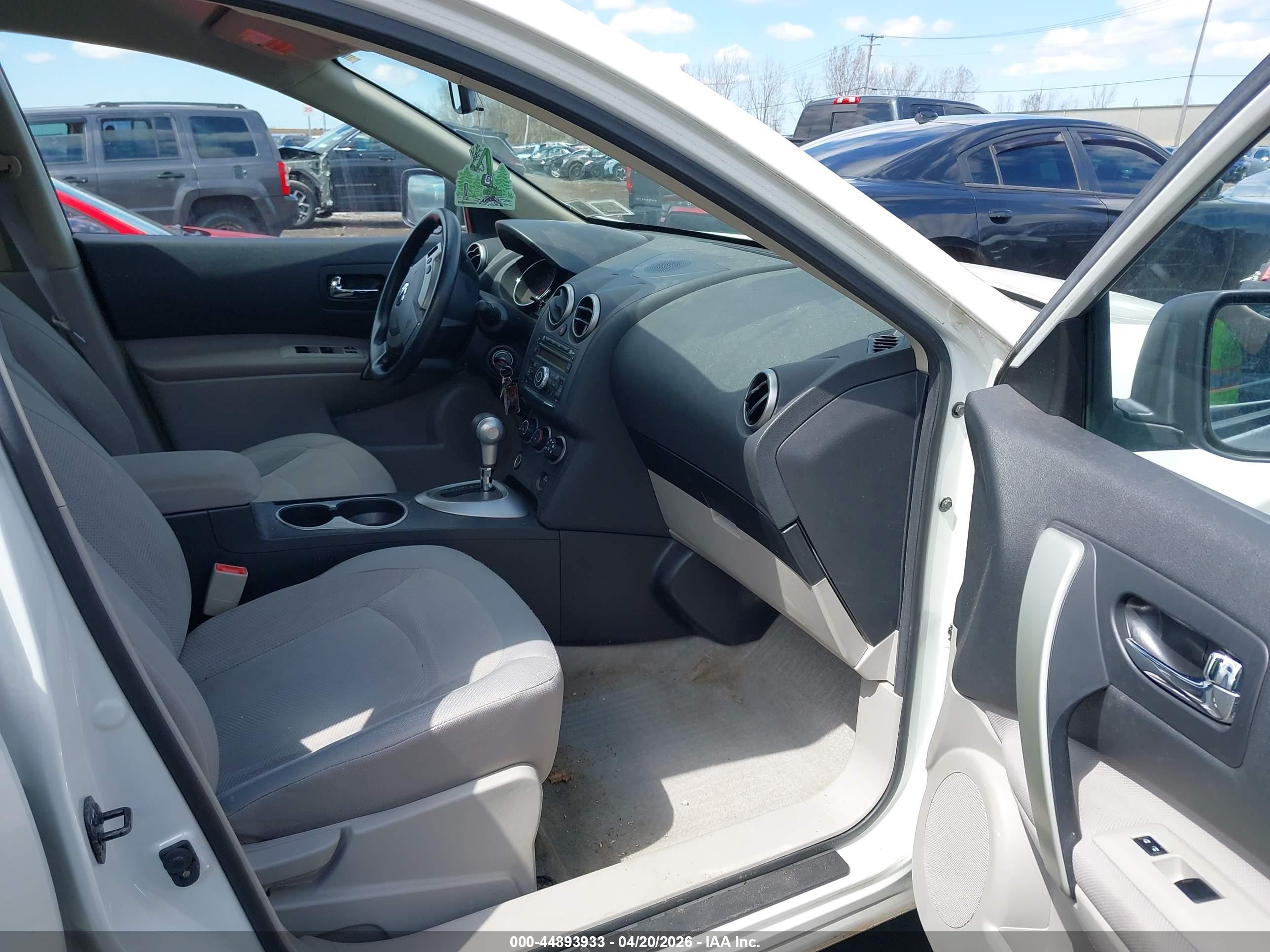NISSAN ROGUE image 5