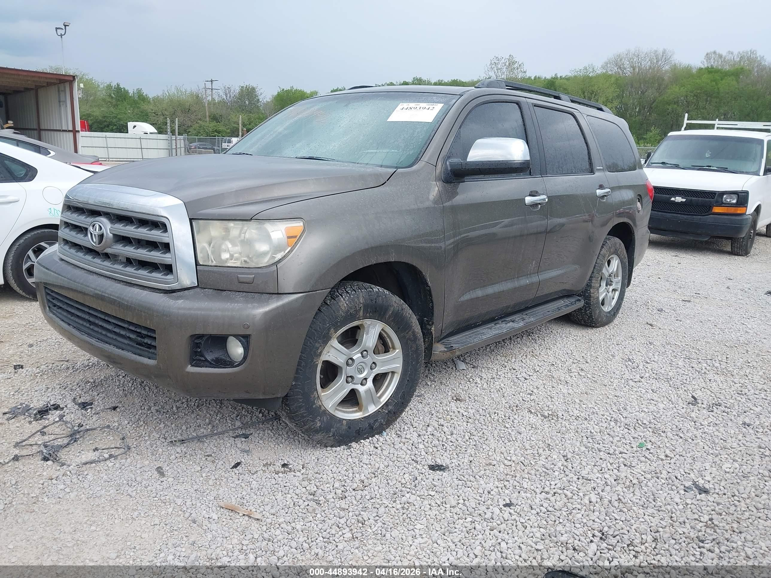 TOYOTA SEQUOIA image 2