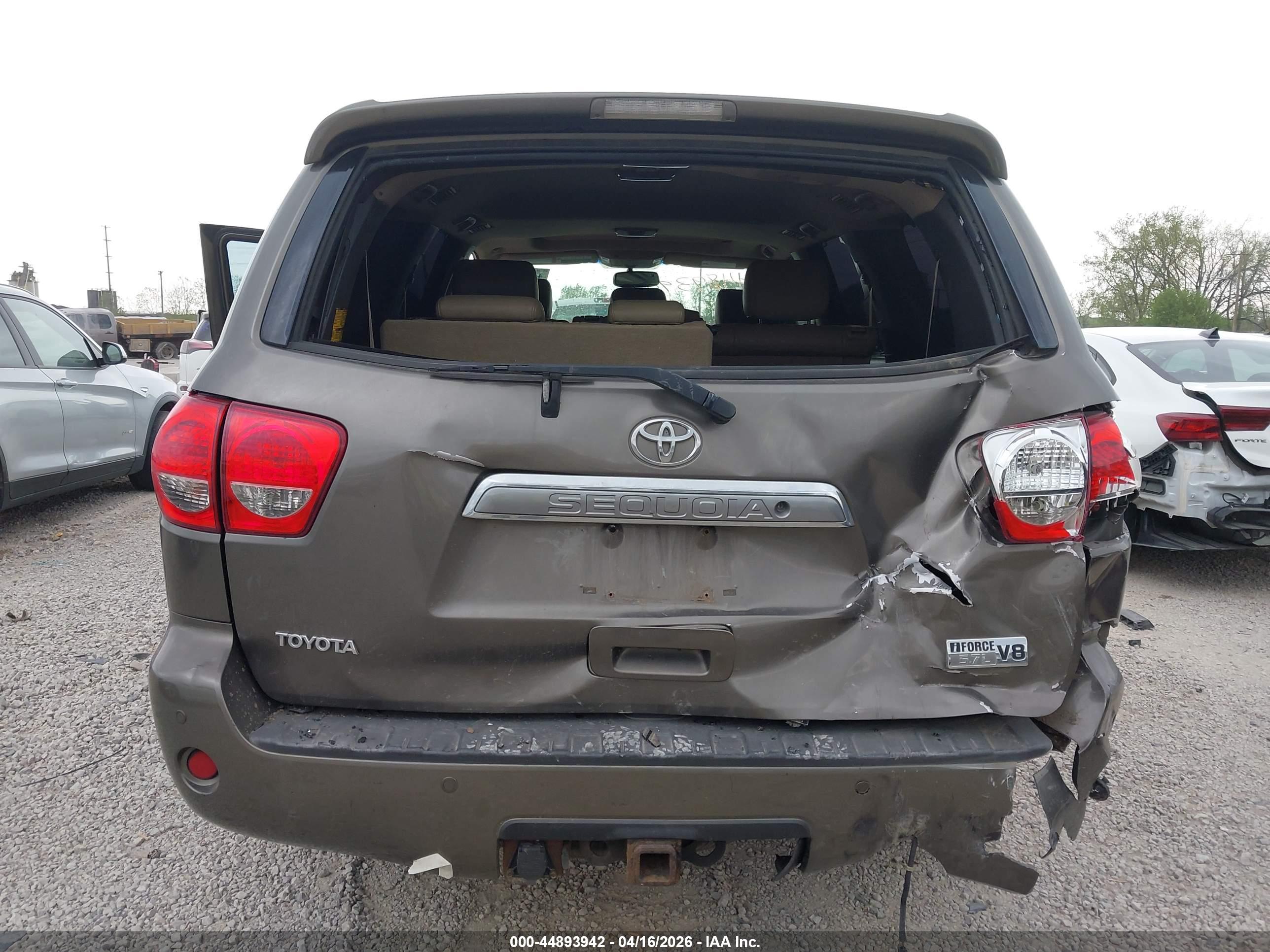 TOYOTA SEQUOIA image 6