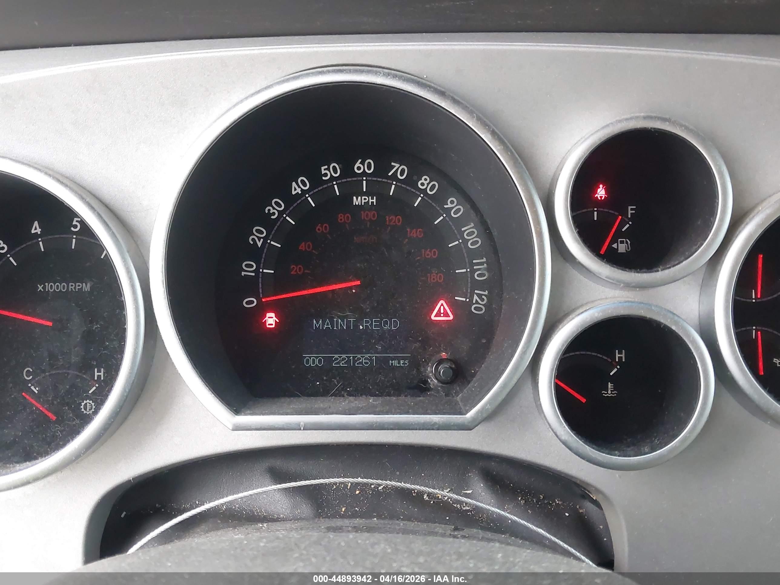 TOYOTA SEQUOIA image 7