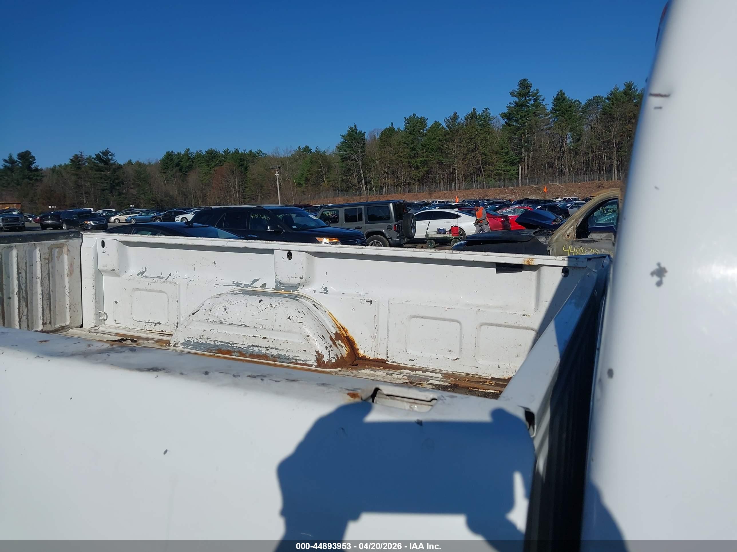 GMC SIERRA image 8