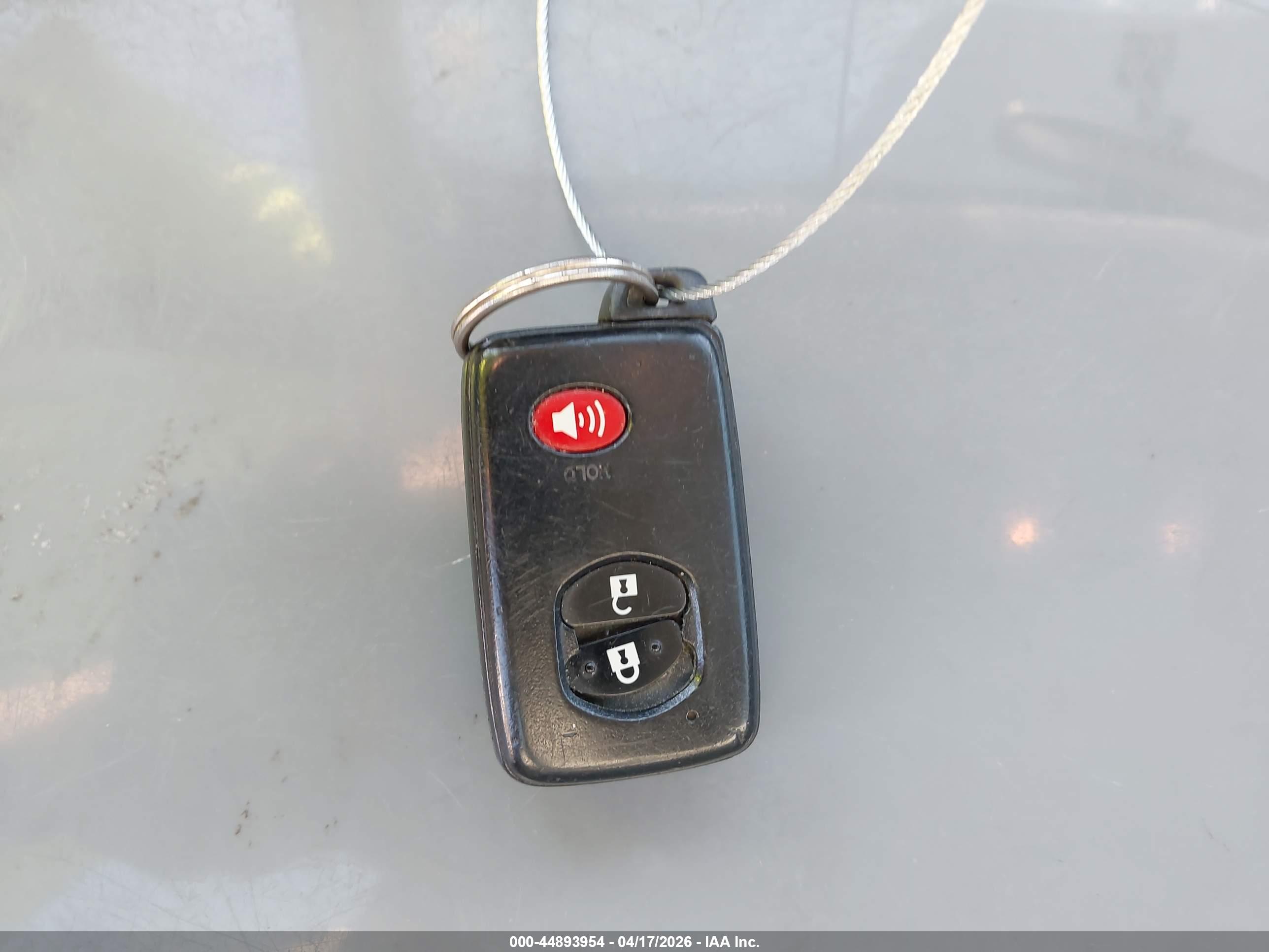 TOYOTA PRIUS image 11