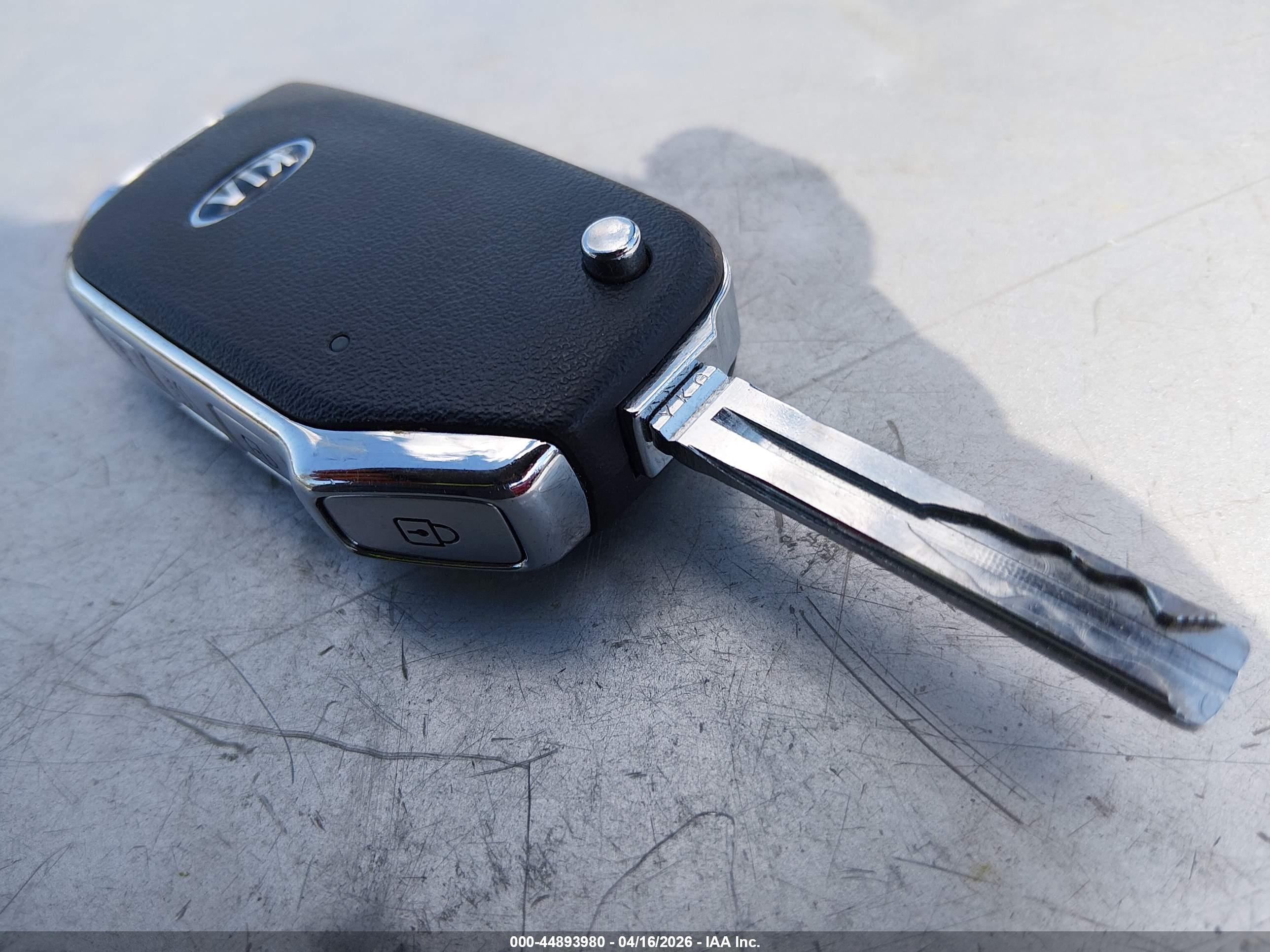 KIA SPORTAGE image 11