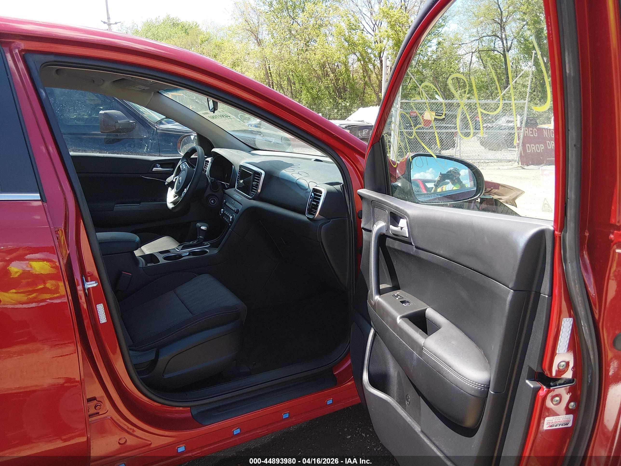 KIA SPORTAGE image 5