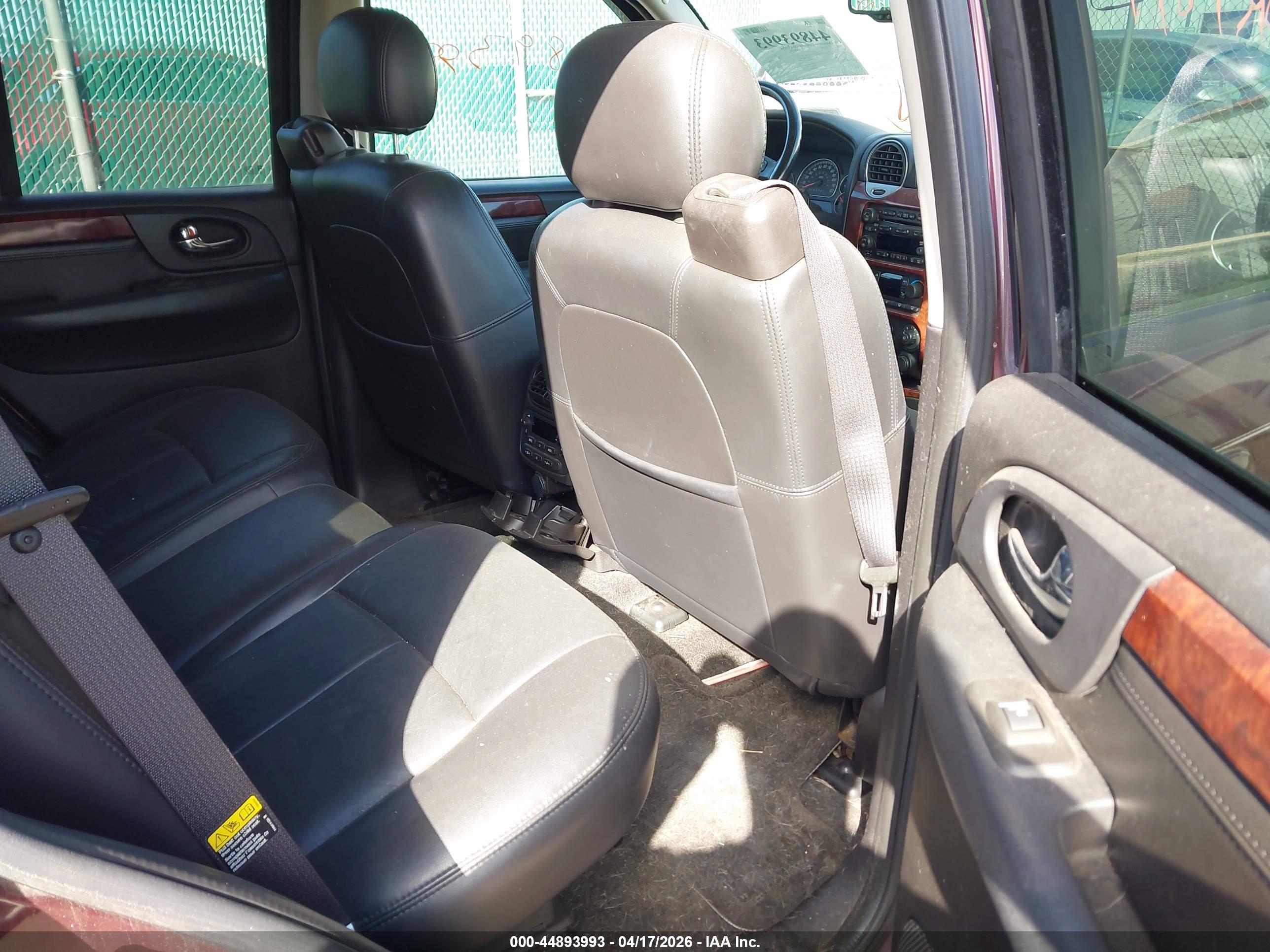 GMC ENVOY image 8