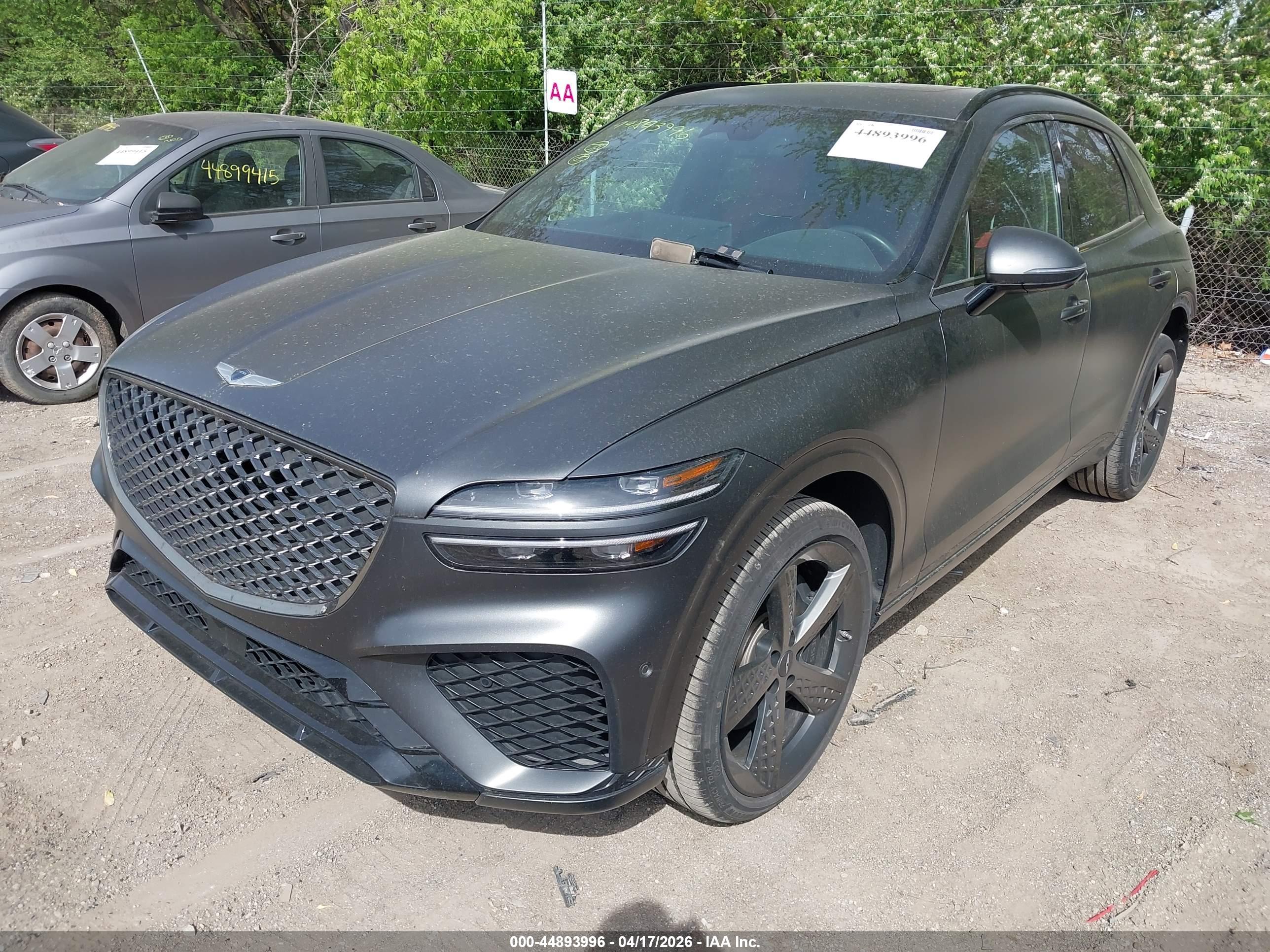 GENESIS GV70 image 2
