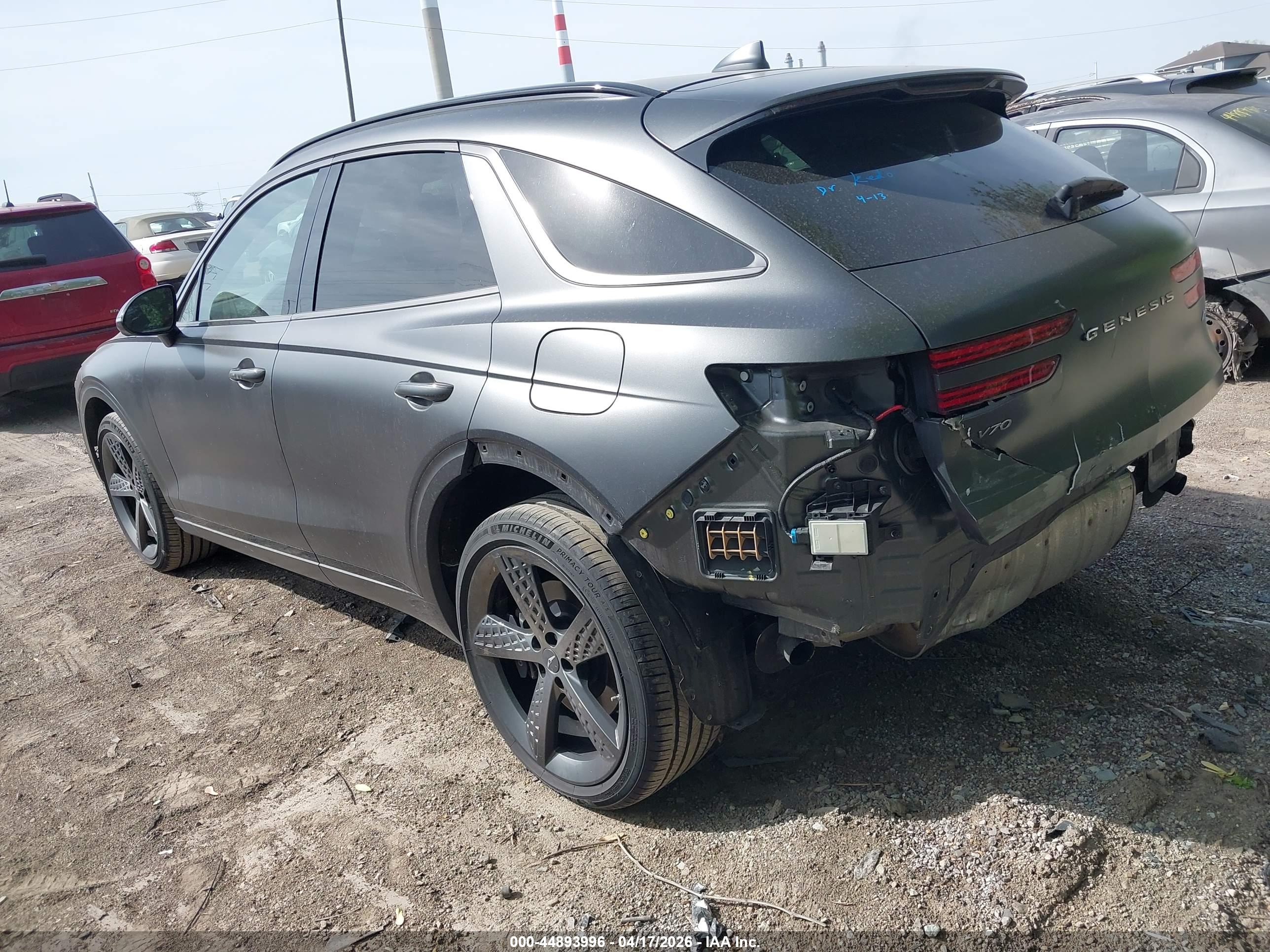 GENESIS GV70 image 3