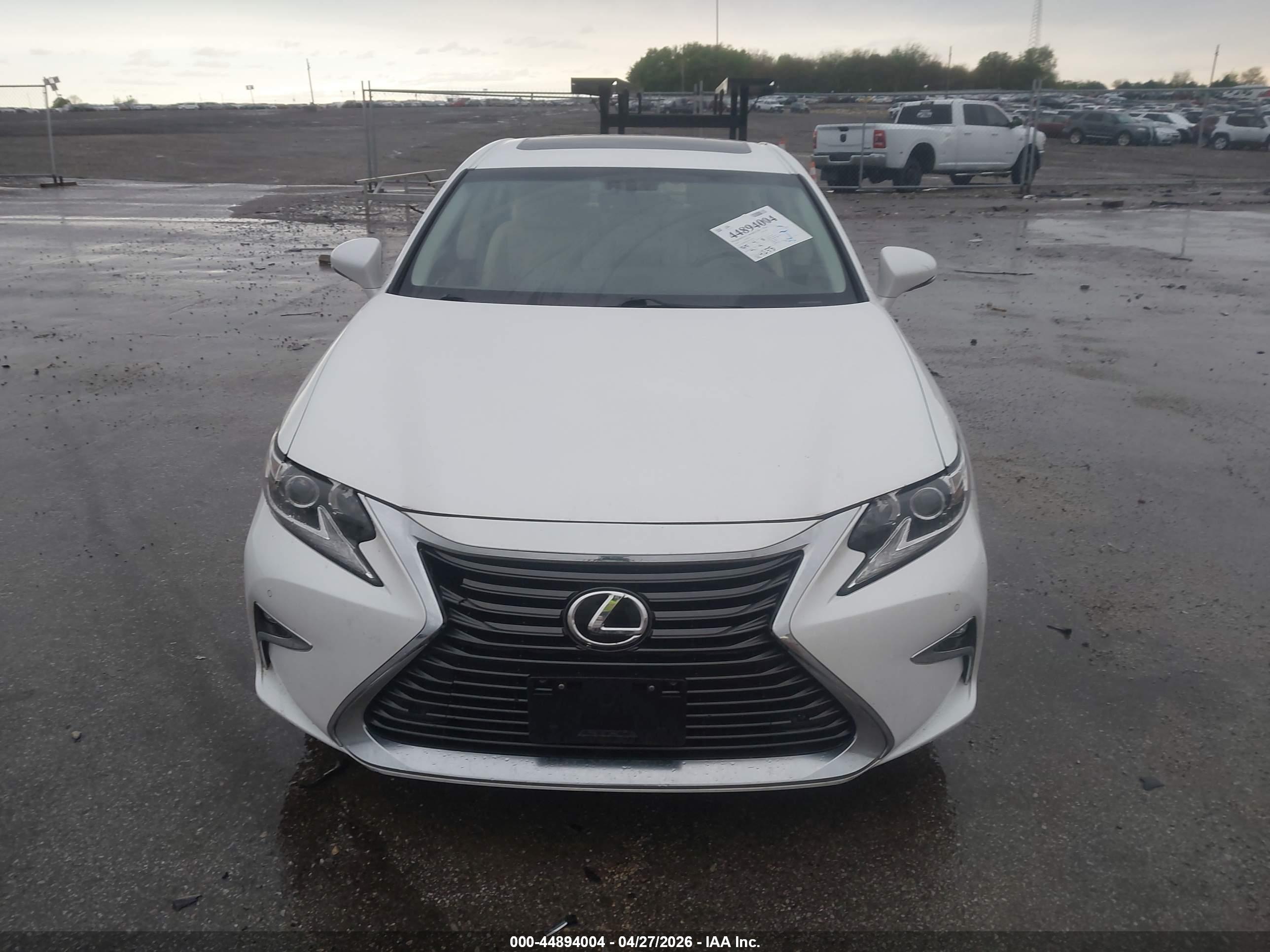 LEXUS ES image 6