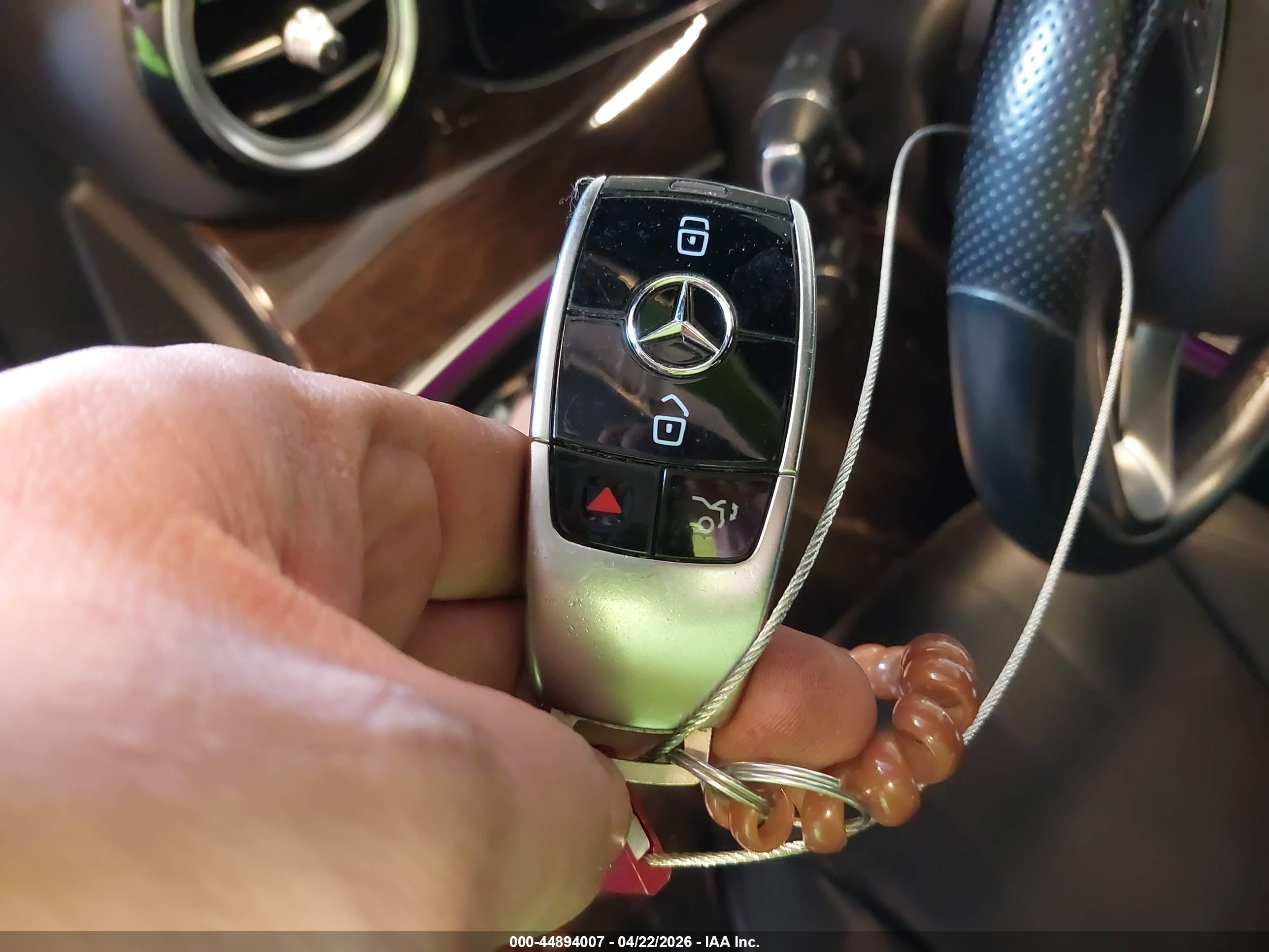 MERCEDES-BENZ E image 11