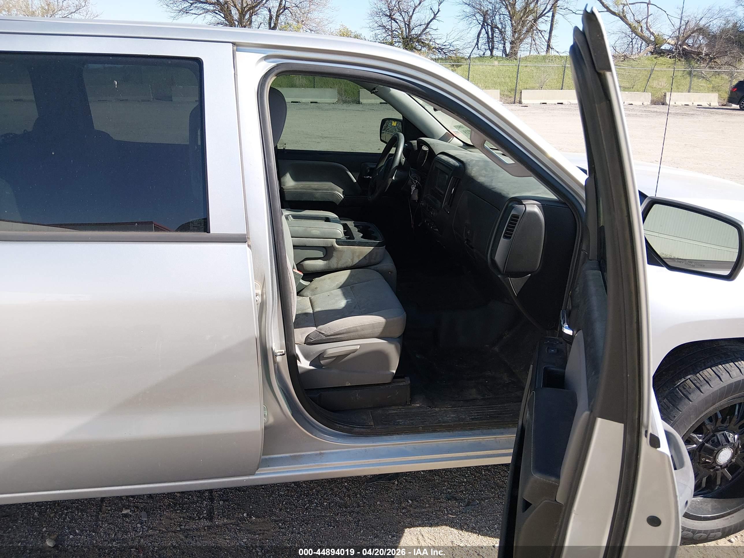 CHEVROLET SILVERADO image 5
